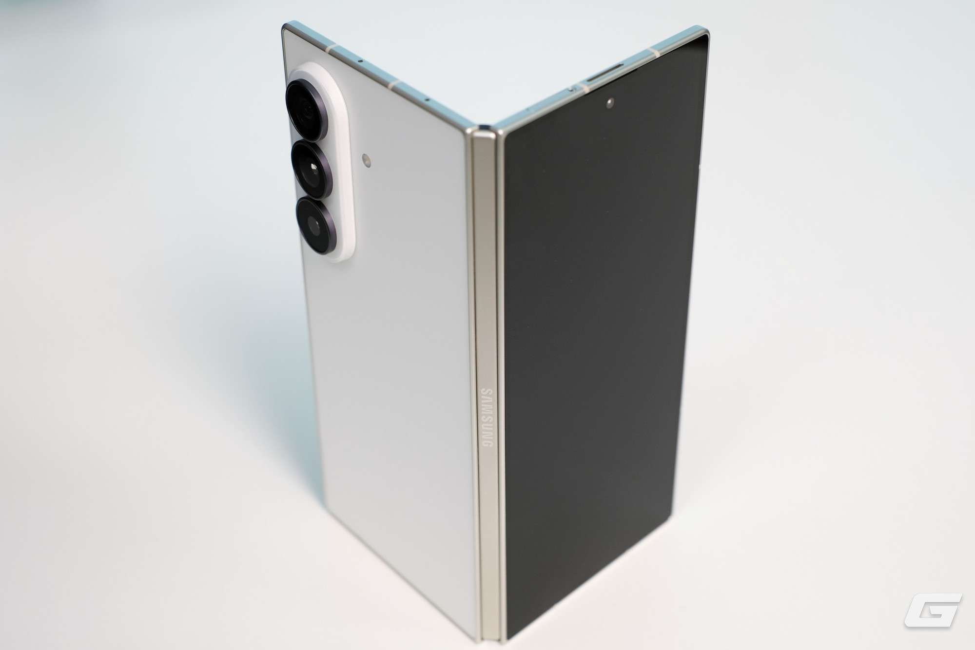 Chưa ch&iacute;nh thức mở b&aacute;n, Galaxy Z Fold8 đ&atilde; c&oacute; mức gi&aacute; thấp hơn đ&aacute;ng kể so với ni&ecirc;m yết- Ảnh 5.