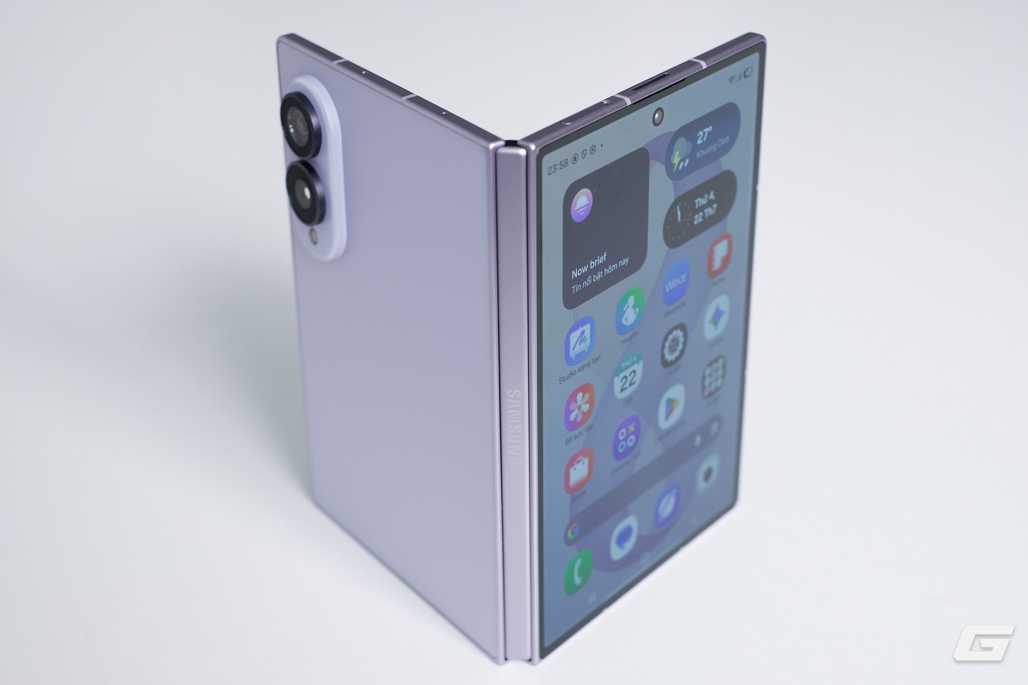 Vừa b&aacute;n được v&agrave;i h&ocirc;m, Galaxy Z Fold8 đ&atilde; chạm "gi&aacute; đ&aacute;y" mới: Giảm gần 10 triệu đồng so với ni&ecirc;m yết- Ảnh 1.