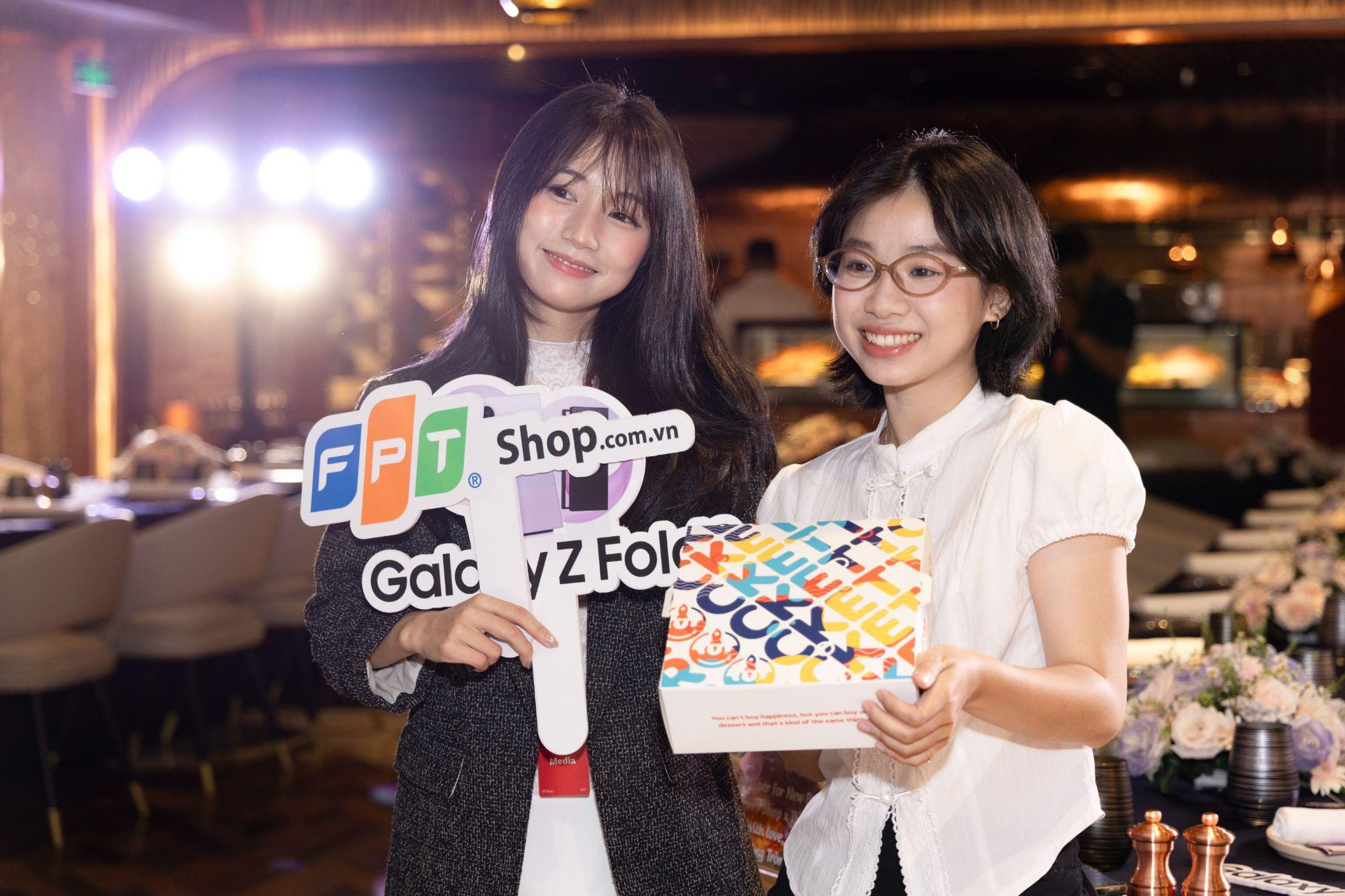 FPT Shop tặng quà hơn 12 triệu đồng cho khách nhận sớm Galaxy Z series mới - Ảnh 4. FPT Shop tặng quà hơn 12 triệu đồng cho khách nhận sớm Galaxy Z series mới - Ảnh 4.