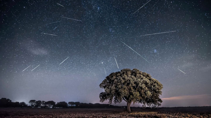 Săn mưa sao băng Perseids đêm nay, cơ hội hiếm 19 năm mới gặp - Ảnh 1.