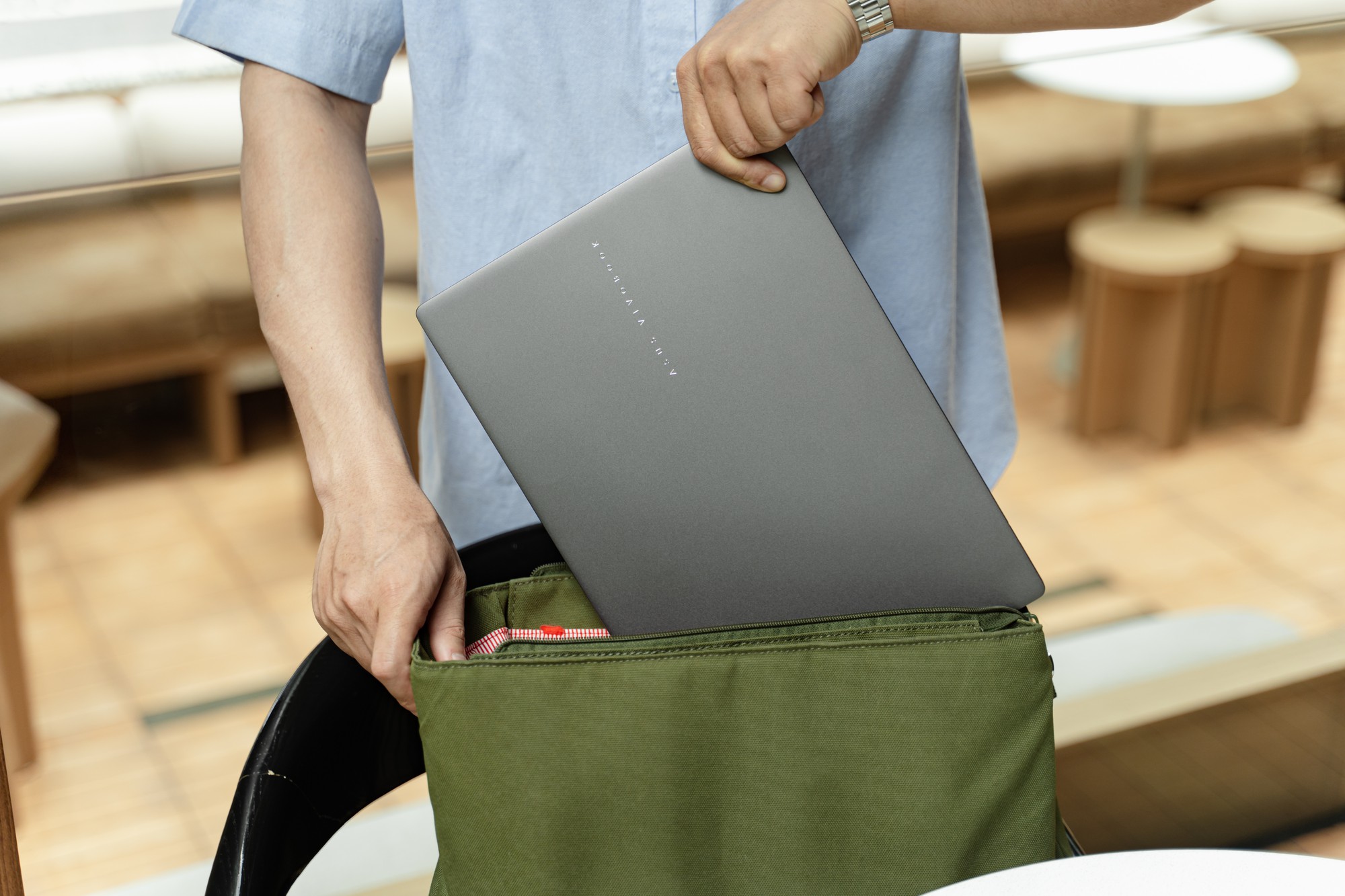 Một chiếc laptop, bốn năm đại học và bài toán của sinh viên mùa tựu trường - Ảnh 1.