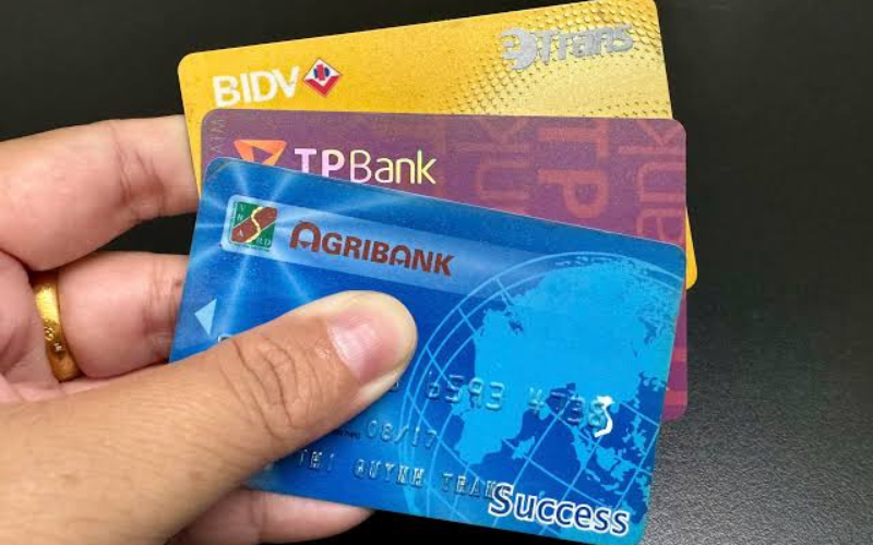 V&igrave; sao gọi l&agrave; thẻ ATM? - Ảnh 2.