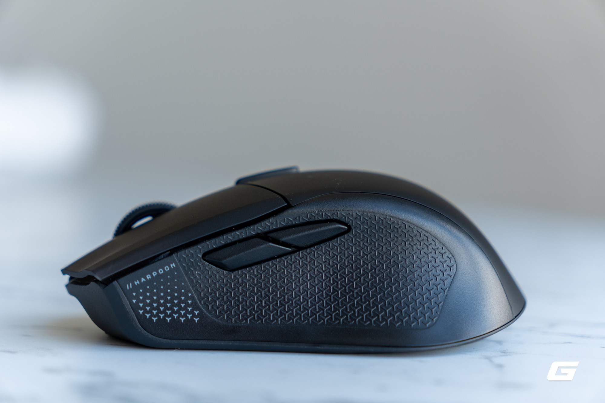 Trên tay Corsair Harpoon v2 Wireless: Rất nhẹ, ôm tay, linh hoạt trong từng cú vẩy với cảm biến 26K DPI - Ảnh 11.