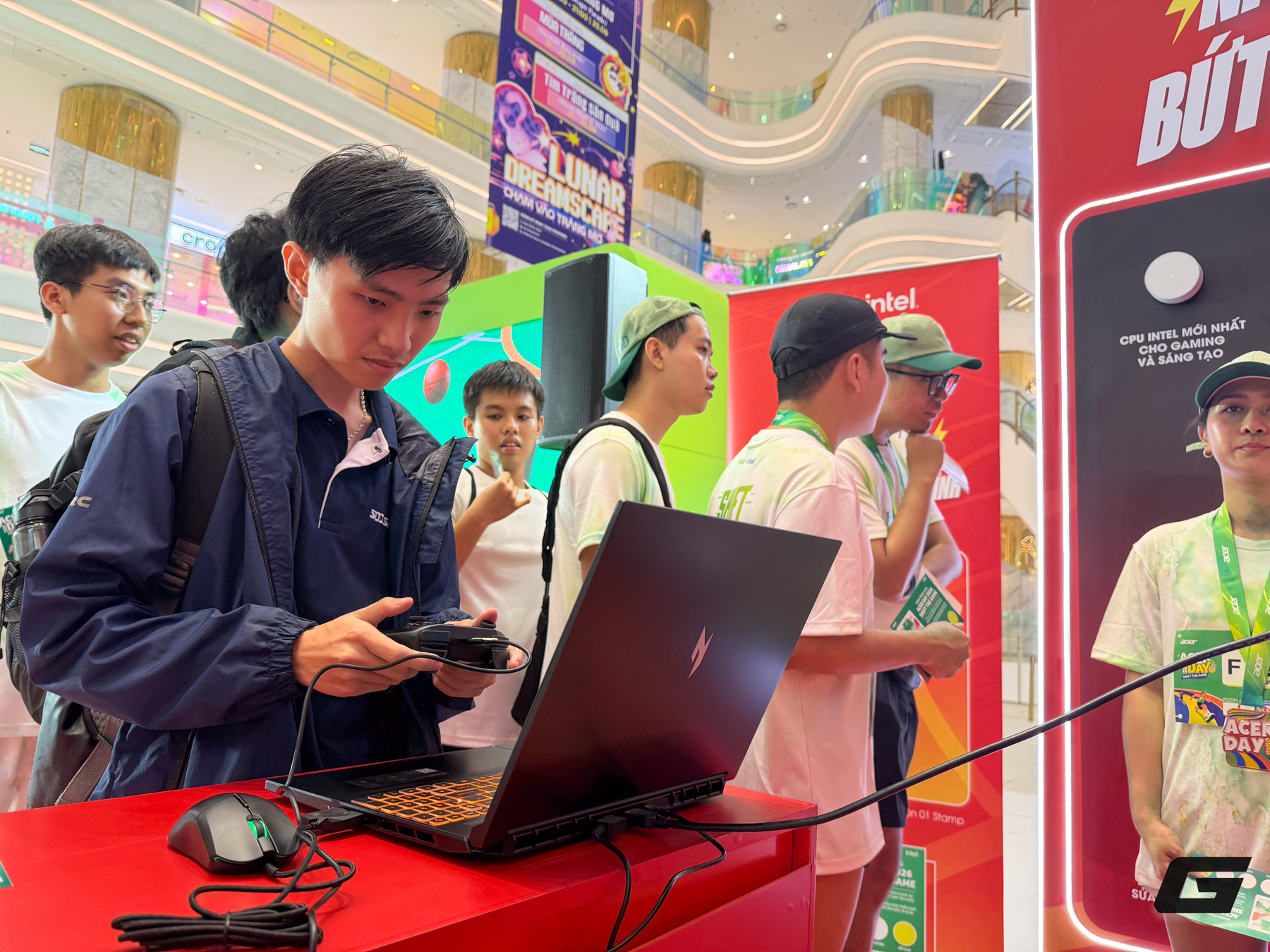 Gallery - Acer kỷ niệm 50 năm bằng ngày hội chạy bộ và trải nghiệm loạt đồ công nghệ tại Thành phố Hồ Chí Minh - image 8