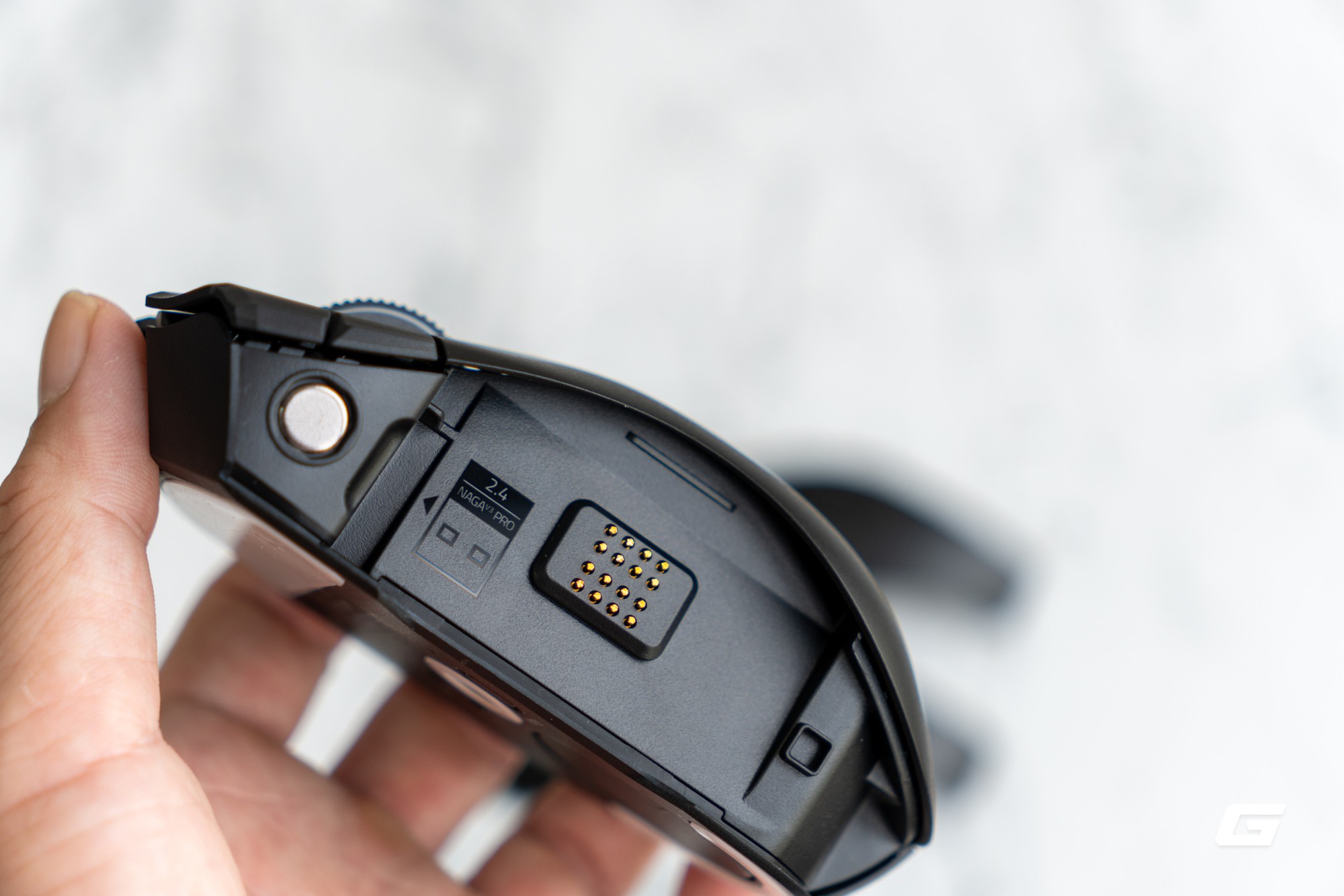 Tr&ecirc;n tay Razer Naga V3 Pro: &ldquo;Rắn ba đầu&rdquo; đ&uacute;ng nghĩa, biến h&igrave;nh để c&acirc;n mọi thể loại game - Ảnh 13.
