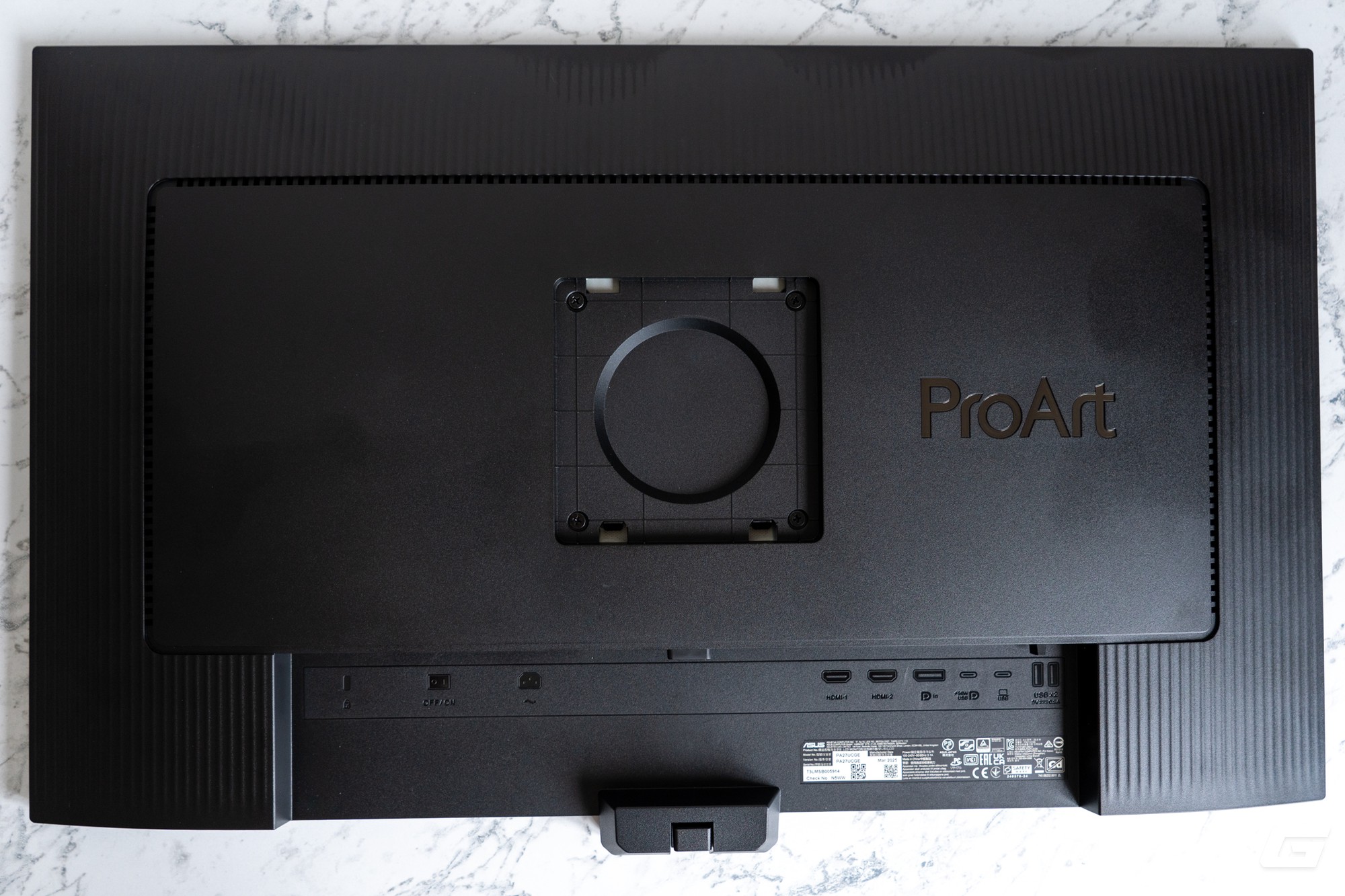 4K sắc nét, 160Hz mượt mà và hai trang bị “chân ái” cho giới sáng tạo - Ảnh 4.