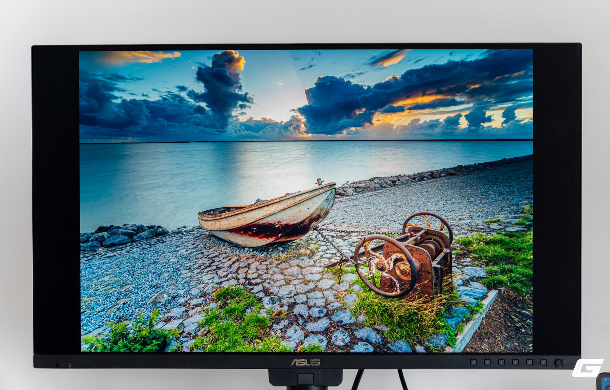  4K sắc nét, 160Hz mượt mà và hai trang bị “chân ái” cho giới sáng tạo - Ảnh 28.