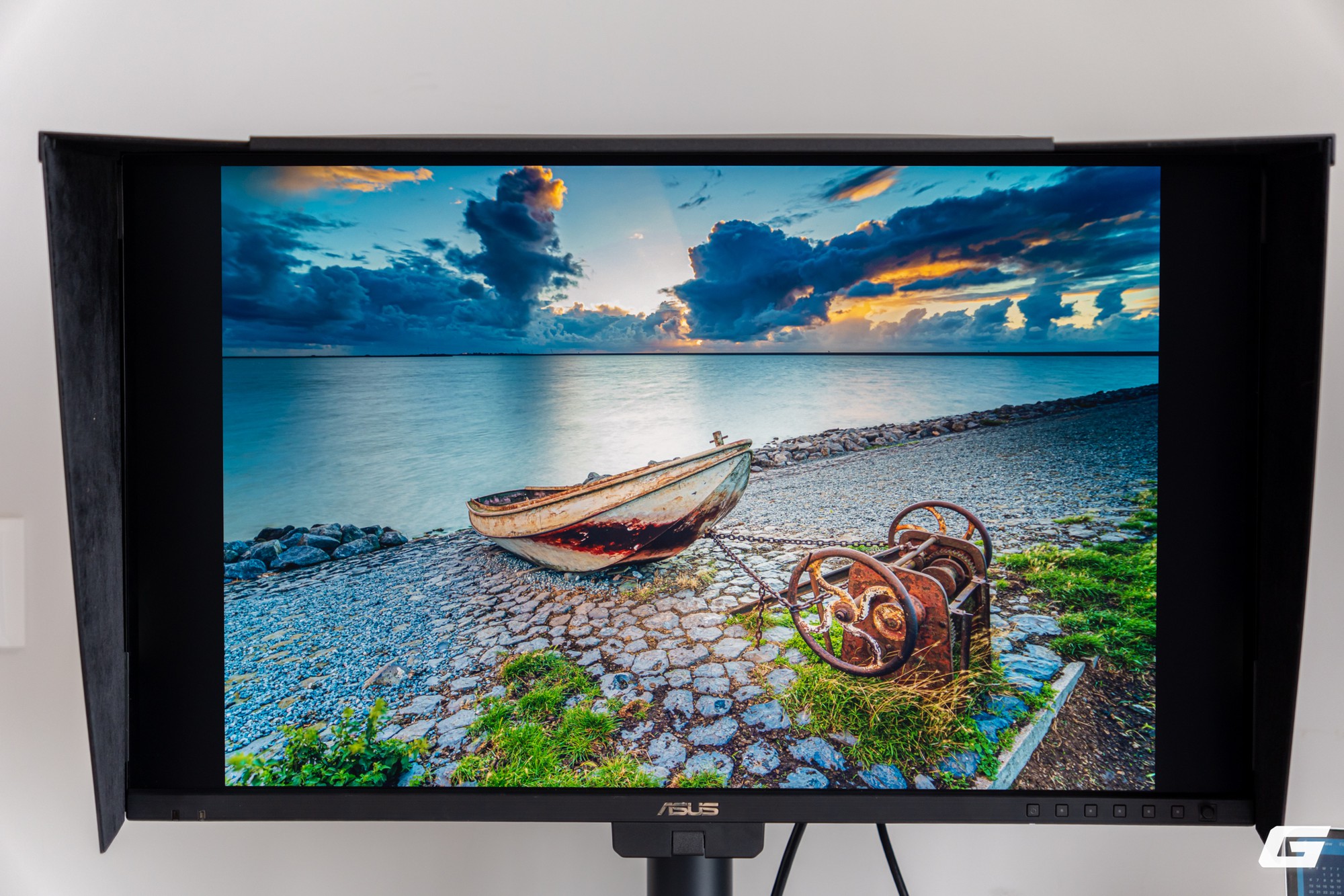  4K sắc nét, 160Hz mượt mà và hai trang bị “chân ái” cho giới sáng tạo - Ảnh 39.