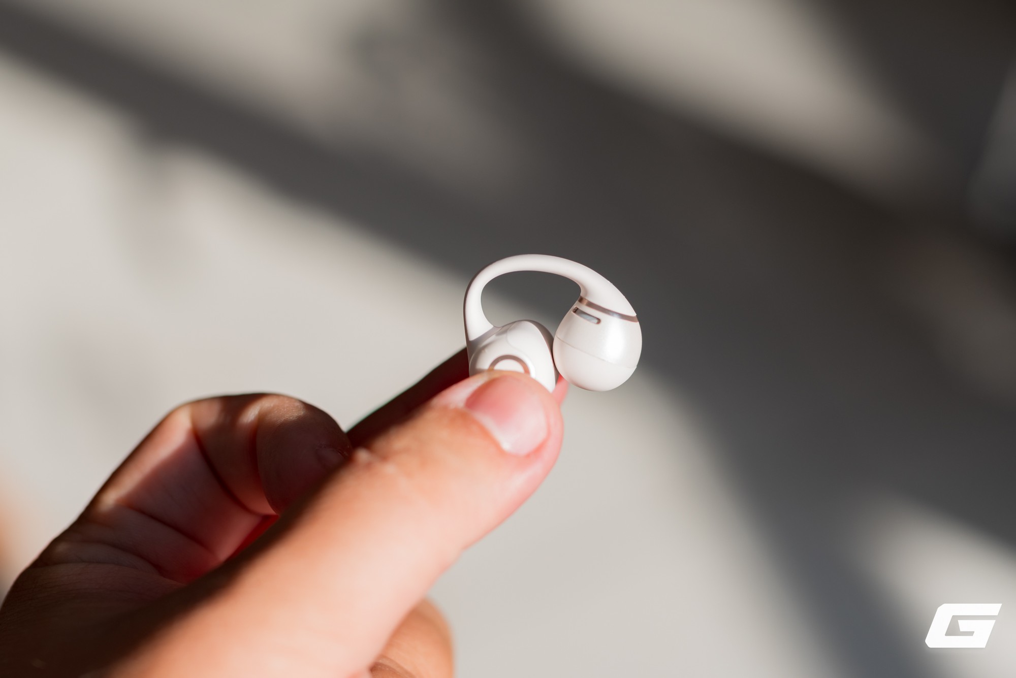 Trải nghiệm nhanh Shokz OpenDots 2: Khi hãng phụ kiện chuyên cho dân thể thao “chuyển mình” sang lifestyle - Ảnh 3.