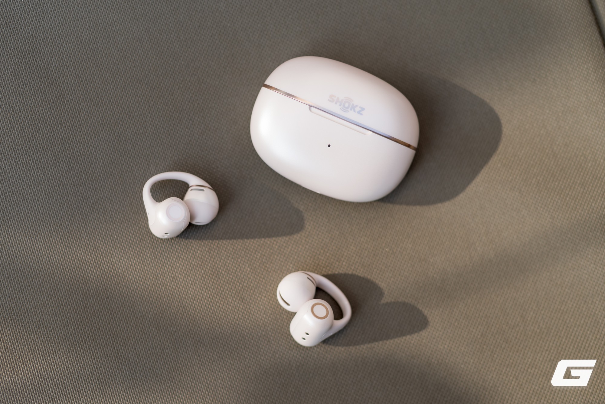 Trải nghiệm nhanh Shokz OpenDots 2: Khi hãng phụ kiện chuyên cho dân thể thao “chuyển mình” sang lifestyle - Ảnh 2.