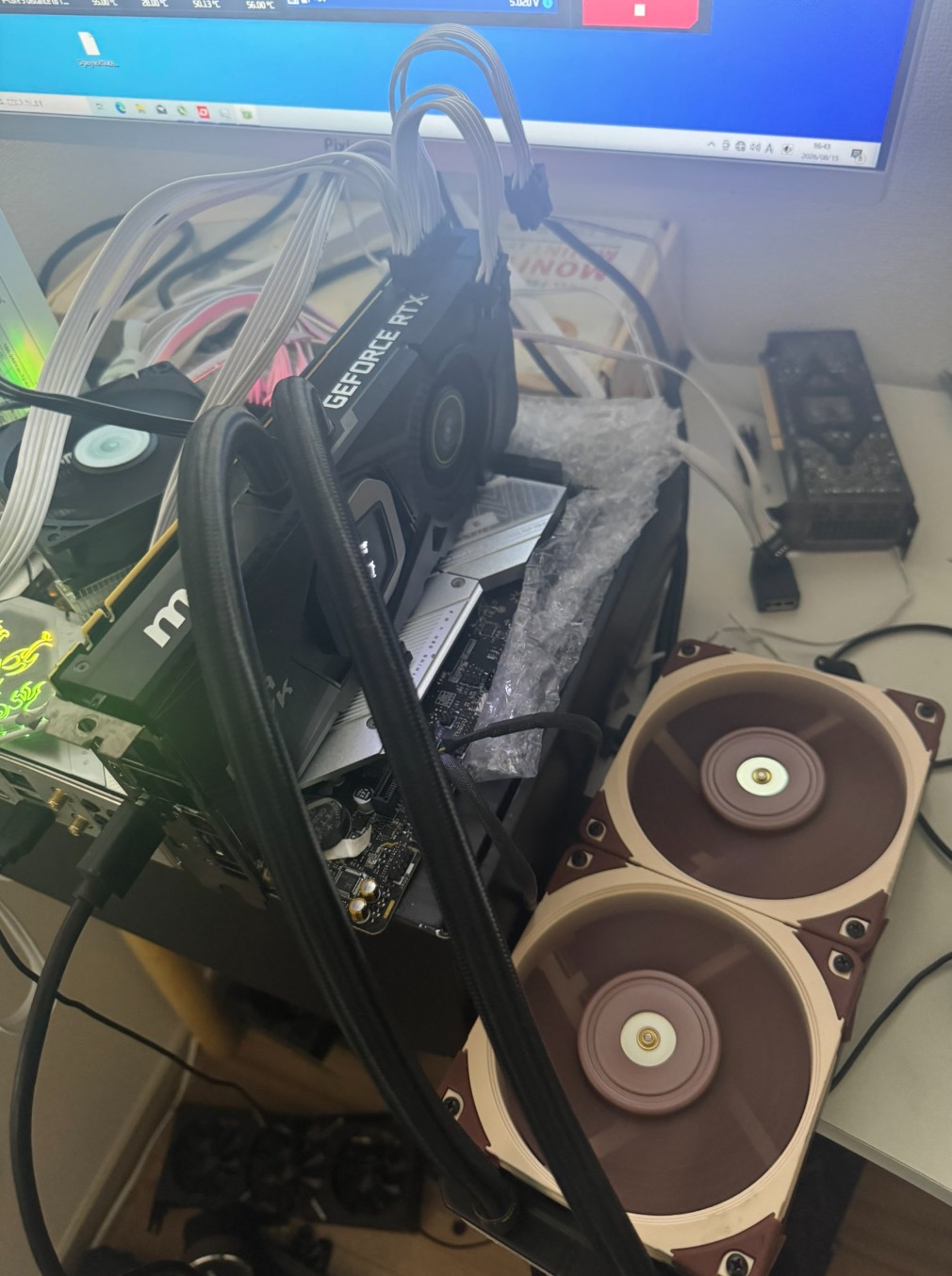 Thiếu VRAM chạy AI, cửa hàng Nhật mở dịch vụ nâng cấp với giá 25 USD mỗi GB - Ảnh 3.