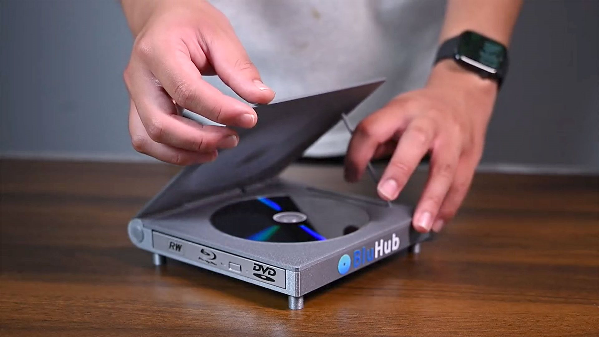 Cả thế giới cảm thấy "như bị lừa": Một loạt đĩa CD, DVD tốn tiền mua về bắt đầu hỏng h&agrave;ng loạt, mất sạch dữ liệu - Ảnh 4.