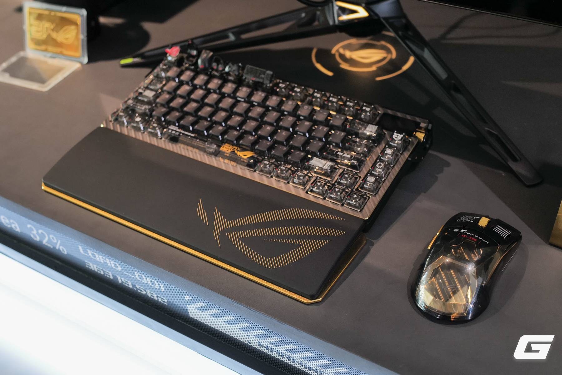Gallery - ASUS tung loạt linh kiện phiên bản kỷ niệm 20 năm: Đã có giá tại Việt Nam, ráp cả bộ chỉ hơn... 500 triệu - image 3