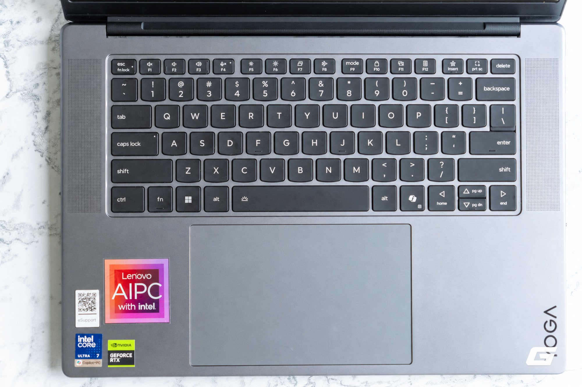 Đ&aacute;nh gi&aacute; Lenovo Yoga Pro 7i 2026: Aura Edition kh&ocirc;ng chỉ l&agrave; t&ecirc;n gọi - &ldquo;c&aacute;i bắt tay&rdquo; giữa Intel v&agrave; Lenovo sau ba năm đ&atilde; ra sao? - Ảnh 8.