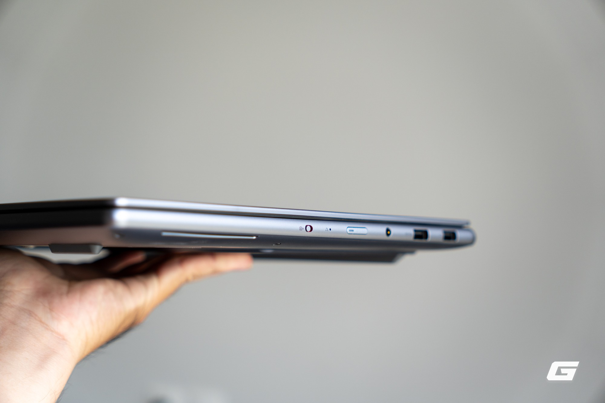 Đ&aacute;nh gi&aacute; Lenovo Yoga Pro 7i 2026: Aura Edition kh&ocirc;ng chỉ l&agrave; t&ecirc;n gọi - &ldquo;c&aacute;i bắt tay&rdquo; giữa Intel v&agrave; Lenovo sau ba năm đ&atilde; ra sao? - Ảnh 5.