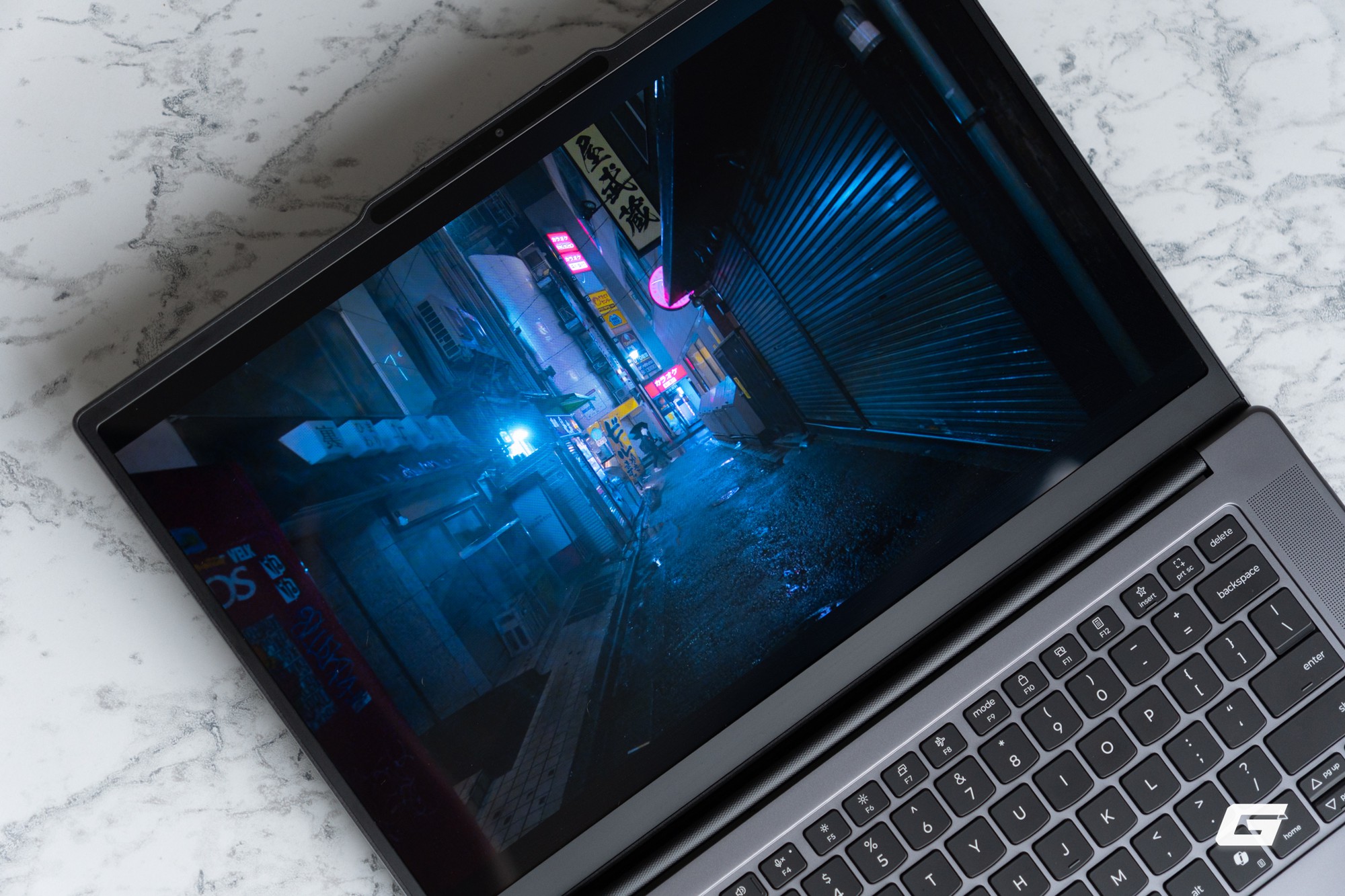 Đ&aacute;nh gi&aacute; Lenovo Yoga Pro 7i 2026: Aura Edition kh&ocirc;ng chỉ l&agrave; t&ecirc;n gọi - &ldquo;c&aacute;i bắt tay&rdquo; giữa Intel v&agrave; Lenovo sau ba năm đ&atilde; ra sao? - Ảnh 23.