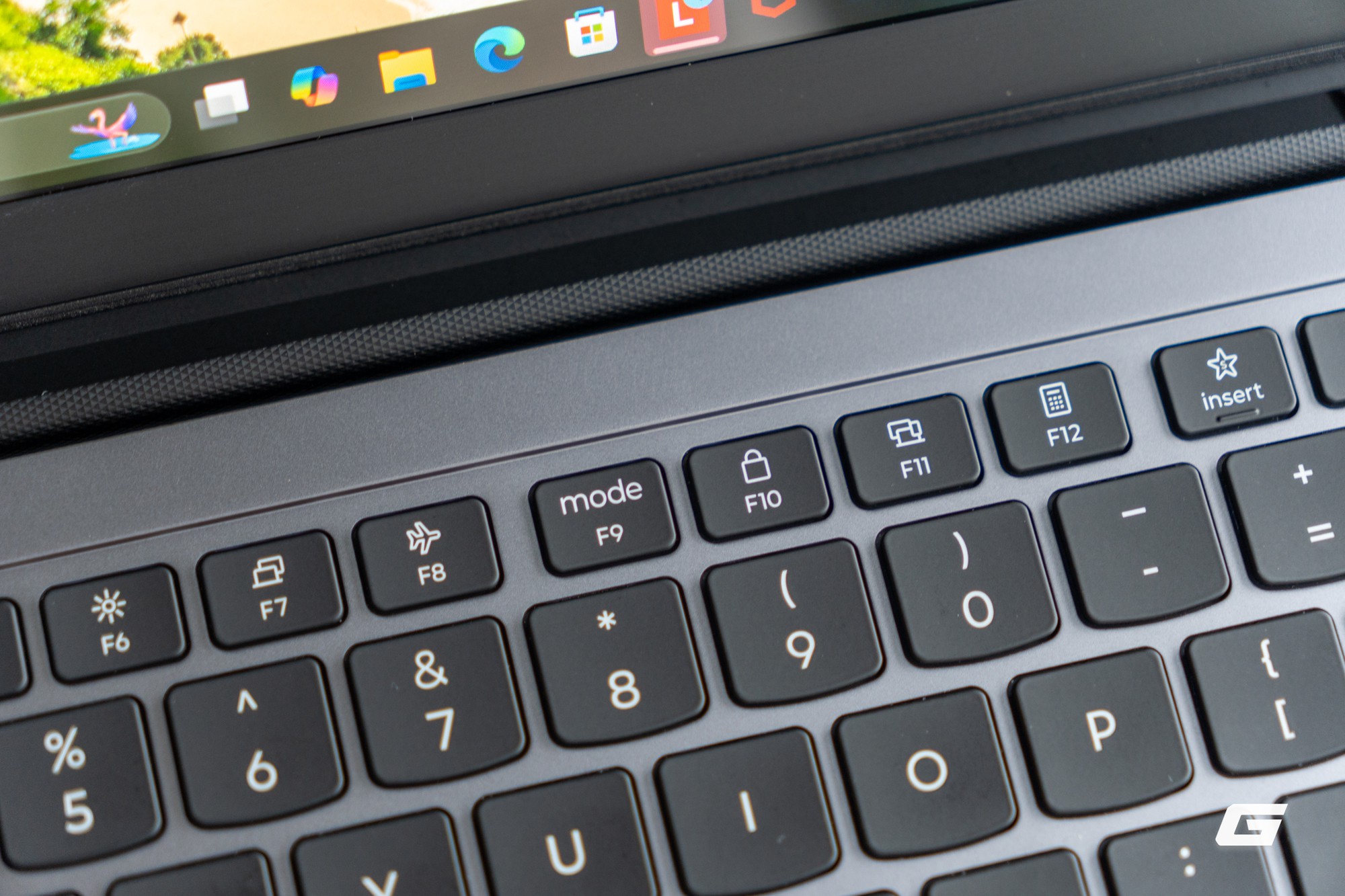 Đ&aacute;nh gi&aacute; Lenovo Yoga Pro 7i 2026: Aura Edition kh&ocirc;ng chỉ l&agrave; t&ecirc;n gọi - &ldquo;c&aacute;i bắt tay&rdquo; giữa Intel v&agrave; Lenovo sau ba năm đ&atilde; ra sao? - Ảnh 29.