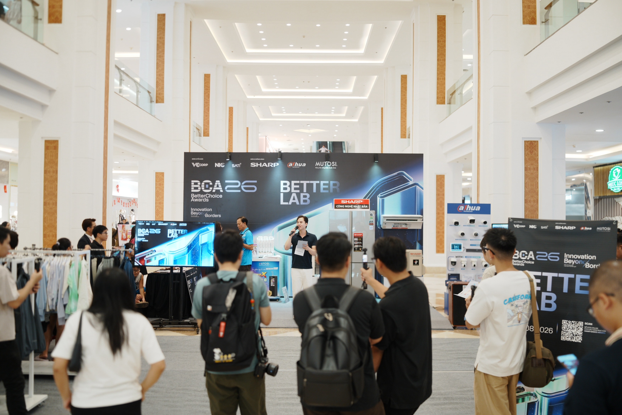 Gallery - Sôi động Better Lab ngày đầu: Người dùng trực tiếp trải nghiệm Sharp, Dahua, MUTOSI cùng các KOL công nghệ - image 31