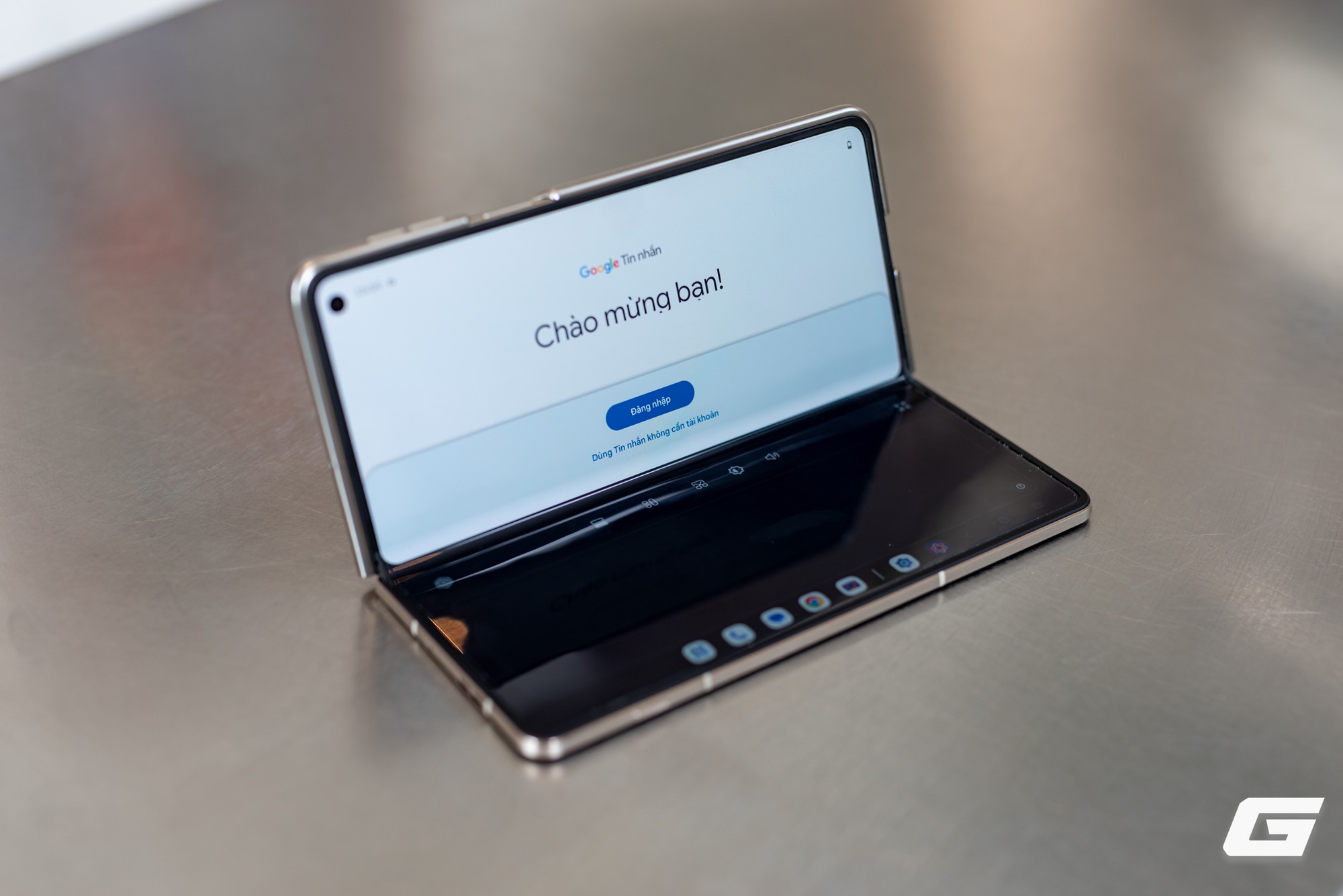 Cận cảnh Motorola Razr Fold: Kẻ đến sau nhưng kh&ocirc;ng hề tỏ ra d&egrave; dặt- Ảnh 20.