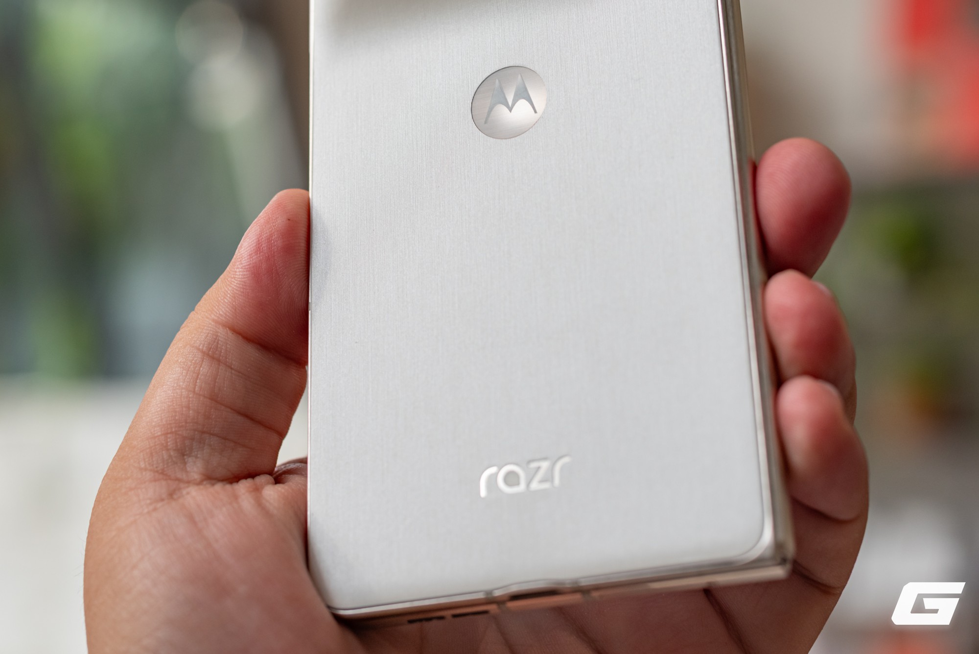 Cận cảnh Motorola Razr Fold: Kẻ đến sau nhưng kh&ocirc;ng hề tỏ ra d&egrave; dặt- Ảnh 7.