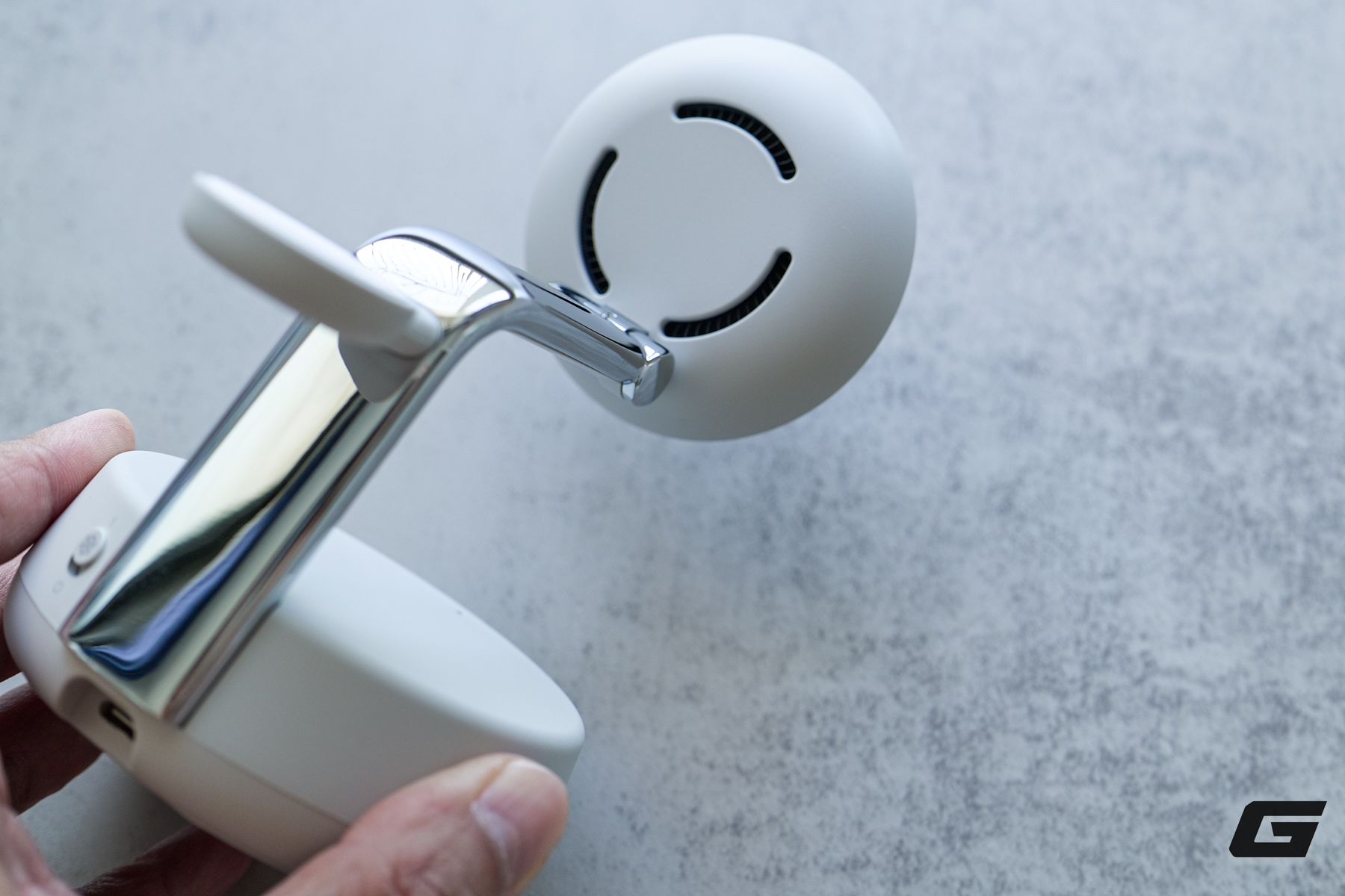 Tr&ecirc;n tay bộ đ&ocirc;i Belkin UltraCharge &ldquo;c&acirc;n&rdquo; cả bộ ba nh&agrave; T&aacute;o: c&aacute;i th&igrave; gập gọn cho du lịch, c&aacute;i lại c&oacute; tản nhiệt m&aacute;t rượi c&agrave;y phim v&ocirc; tư - Ảnh 14.