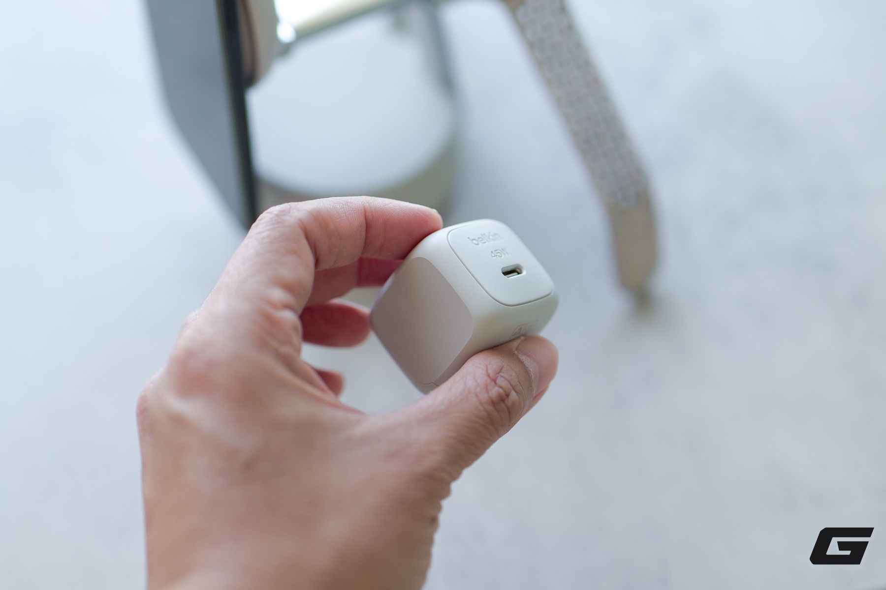 Tr&ecirc;n tay bộ đ&ocirc;i Belkin UltraCharge &ldquo;c&acirc;n&rdquo; cả bộ ba nh&agrave; T&aacute;o: c&aacute;i th&igrave; gập gọn cho du lịch, c&aacute;i lại c&oacute; tản nhiệt m&aacute;t rượi c&agrave;y phim v&ocirc; tư - Ảnh 3.