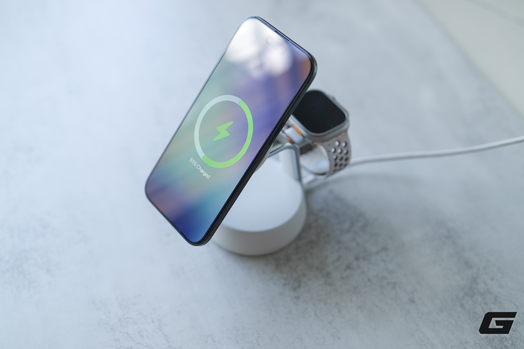 Tr&ecirc;n tay bộ đ&ocirc;i Belkin UltraCharge &ldquo;c&acirc;n&rdquo; cả bộ ba nh&agrave; T&aacute;o: c&aacute;i th&igrave; gập gọn cho du lịch, c&aacute;i lại c&oacute; tản nhiệt m&aacute;t rượi c&agrave;y phim v&ocirc; tư - Ảnh 20.