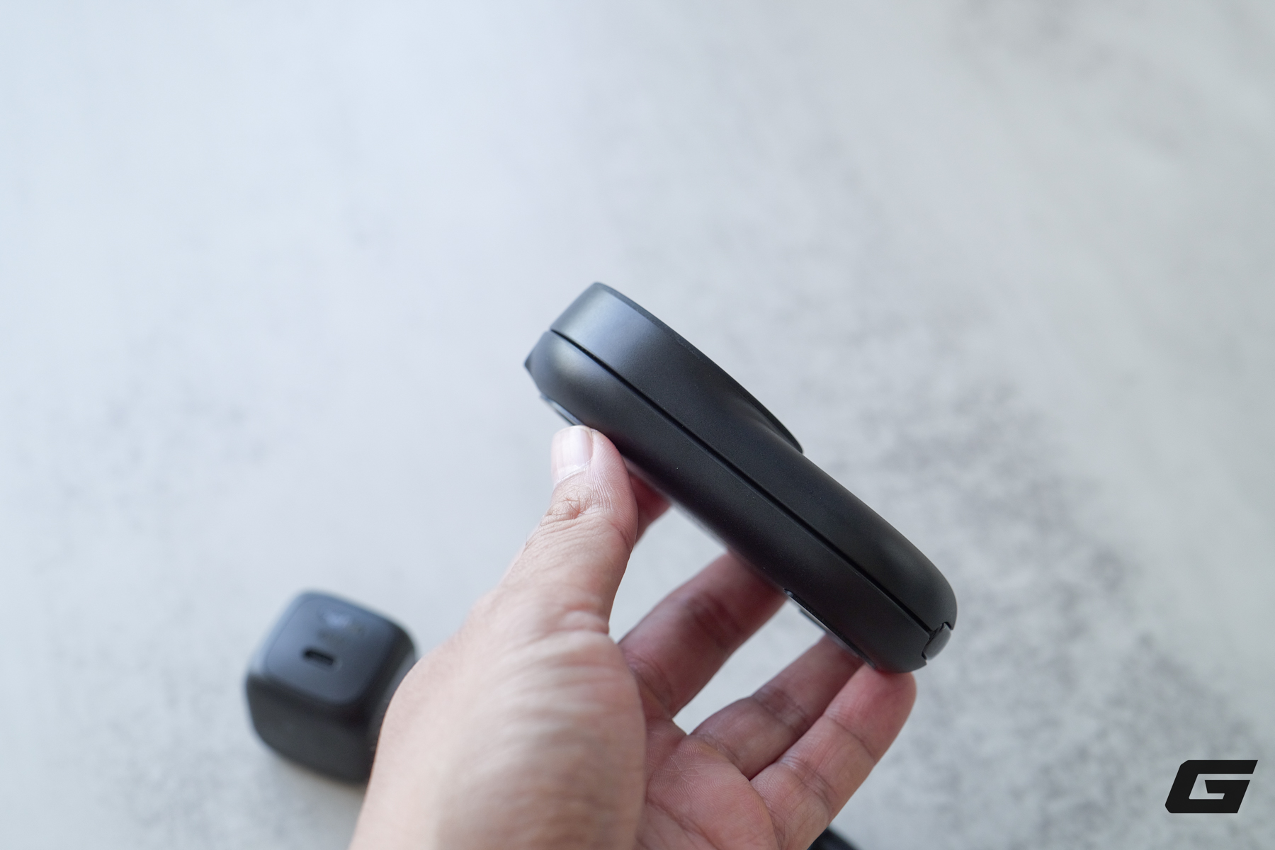 Tr&ecirc;n tay bộ đ&ocirc;i Belkin UltraCharge &ldquo;c&acirc;n&rdquo; cả bộ ba nh&agrave; T&aacute;o: c&aacute;i th&igrave; gập gọn cho du lịch, c&aacute;i lại c&oacute; tản nhiệt m&aacute;t rượi c&agrave;y phim v&ocirc; tư - Ảnh 9.