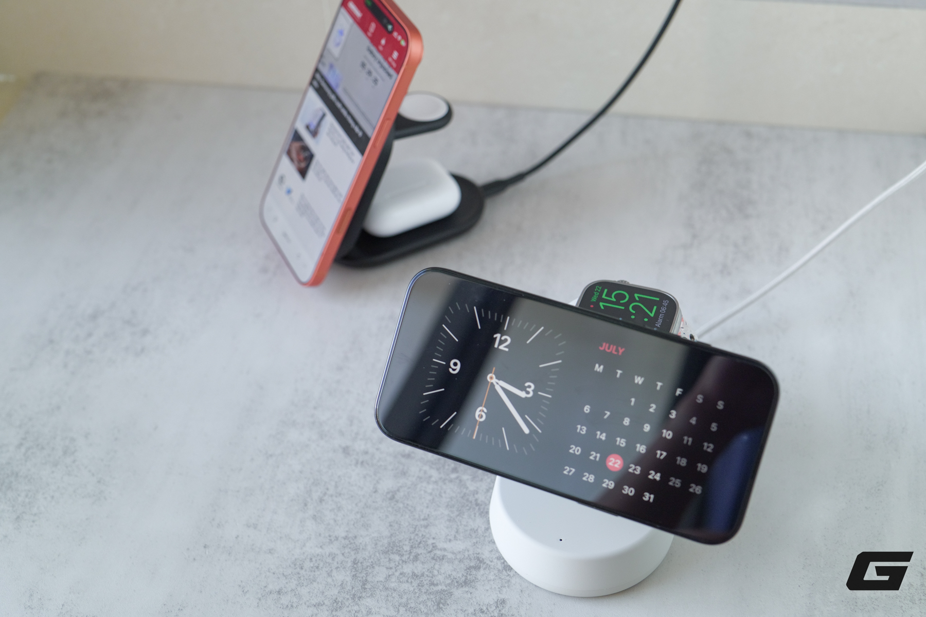 Tr&ecirc;n tay bộ đ&ocirc;i Belkin UltraCharge &ldquo;c&acirc;n&rdquo; cả bộ ba nh&agrave; T&aacute;o: c&aacute;i th&igrave; gập gọn cho du lịch, c&aacute;i lại c&oacute; tản nhiệt m&aacute;t rượi c&agrave;y phim v&ocirc; tư - Ảnh 21.