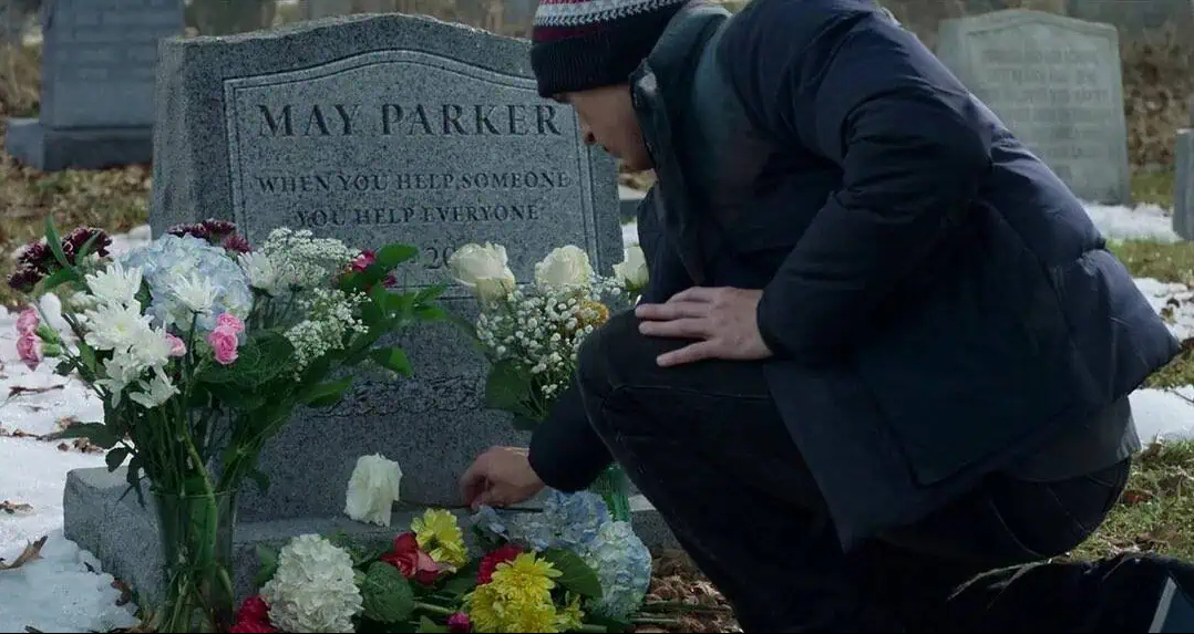  Peter Parker và dì May