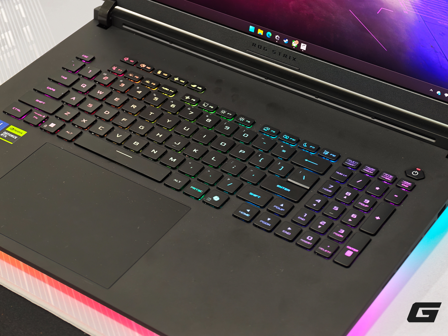 Gallery - Laptop gaming mạnh nhất lịch sử ROG chính thức bán tại Việt Nam: Đem SH350i ra đổi vẫn phải bù thêm tiền mới rước về được - image 4