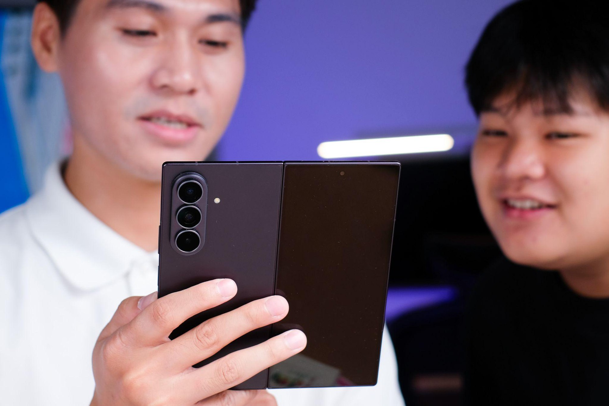 Reviewer: Galaxy Z Fold8 Ultra đ&atilde; x&oacute;a bỏ định kiến lớn nhất về điện thoại gập - Ảnh 2.