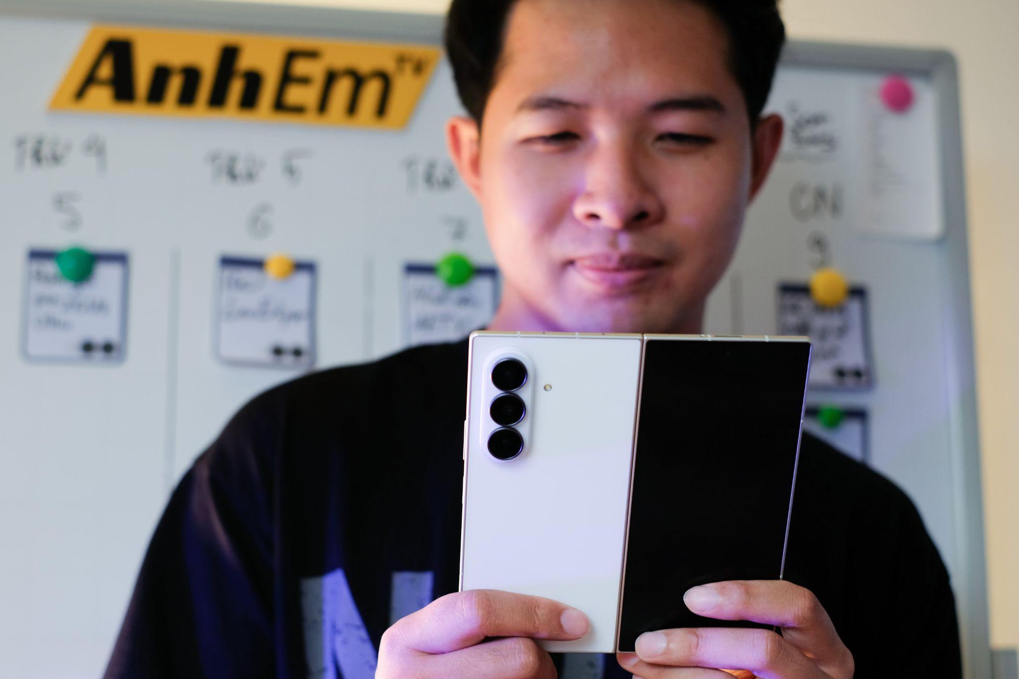 Reviewer: Galaxy Z Fold8 Ultra đ&atilde; x&oacute;a bỏ định kiến lớn nhất về điện thoại gập - Ảnh 4.