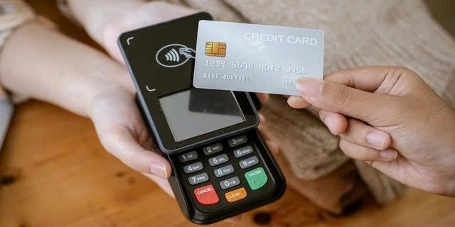 Vì sao lừa đảo biết chính xác số tài khoản ngân hàng, mật khẩu và mã của người dùng? - Ảnh 1.