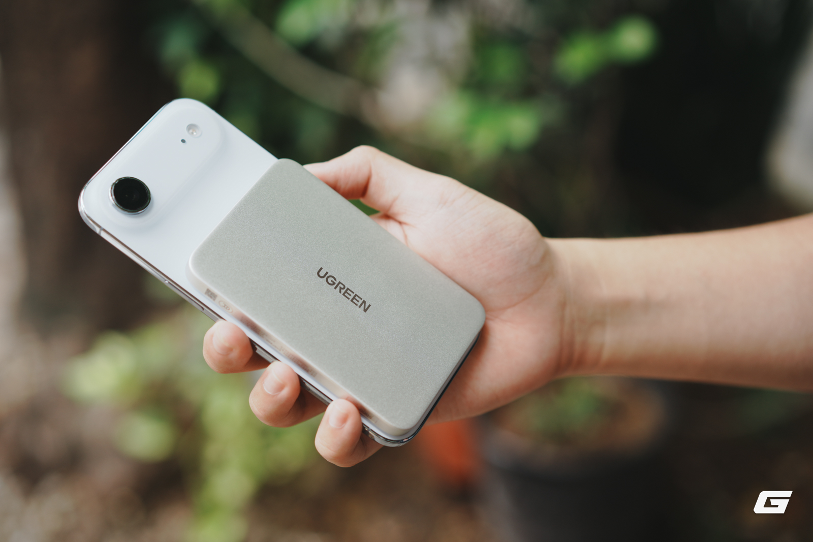 Gallery - Pin dự phòng siêu mỏng của UGREEN: Màu trắng quá đẹp, sạc MagSafe 15W ngon lành cho iPhone, giá rẻ bằng nửa đồ Xiaomi - image 10