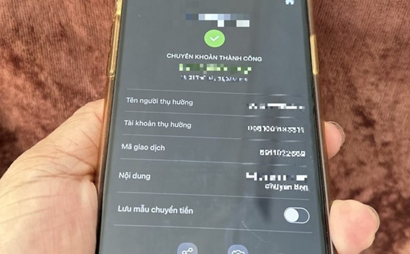Sẽ &aacute;p dụng mức phạt đến 50 triệu đồng với người nhận/chuyển tiền để thực hiện c&aacute;c giao dịch sau - Ảnh 1.
