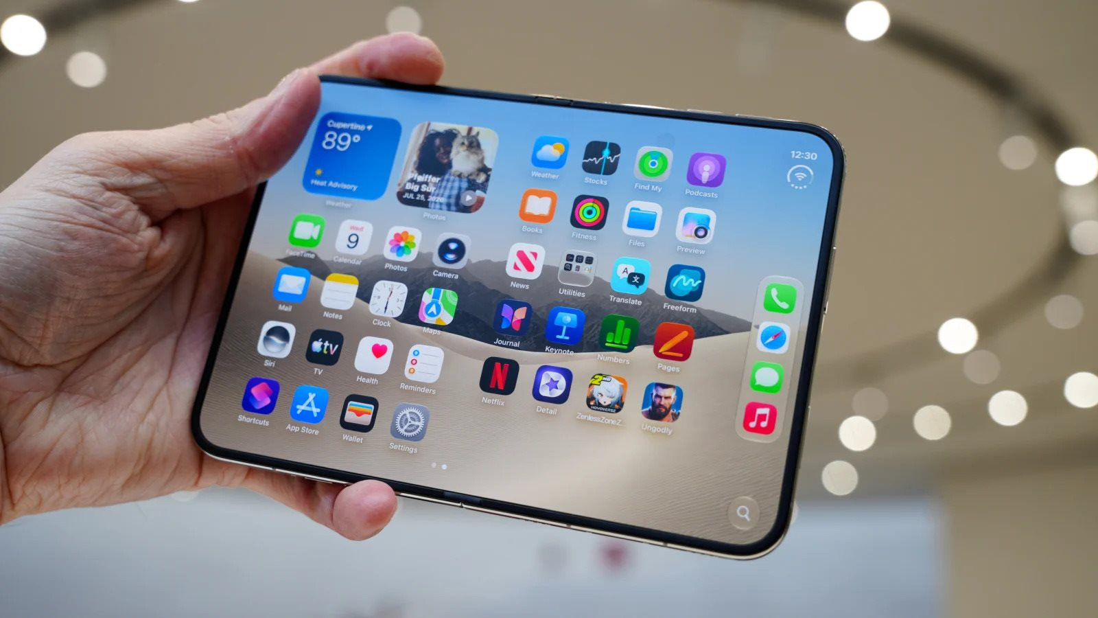 Chuy&ecirc;n gia c&ocirc;ng nghệ: "T&ocirc;i đ&atilde; hối hận khi mua điện thoại m&agrave;n h&igrave;nh gập, thế n&ecirc;n đừng c&oacute; ph&aacute;t cuồng iPhone Duo" - Ảnh 1.