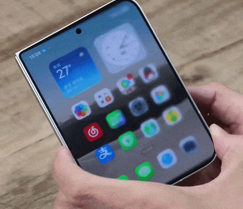 Xiaomi 18 Fold cũng có hiệu ứng gập mở như iPhone Duo, nhưng nó lạ lắm - Ảnh 1.