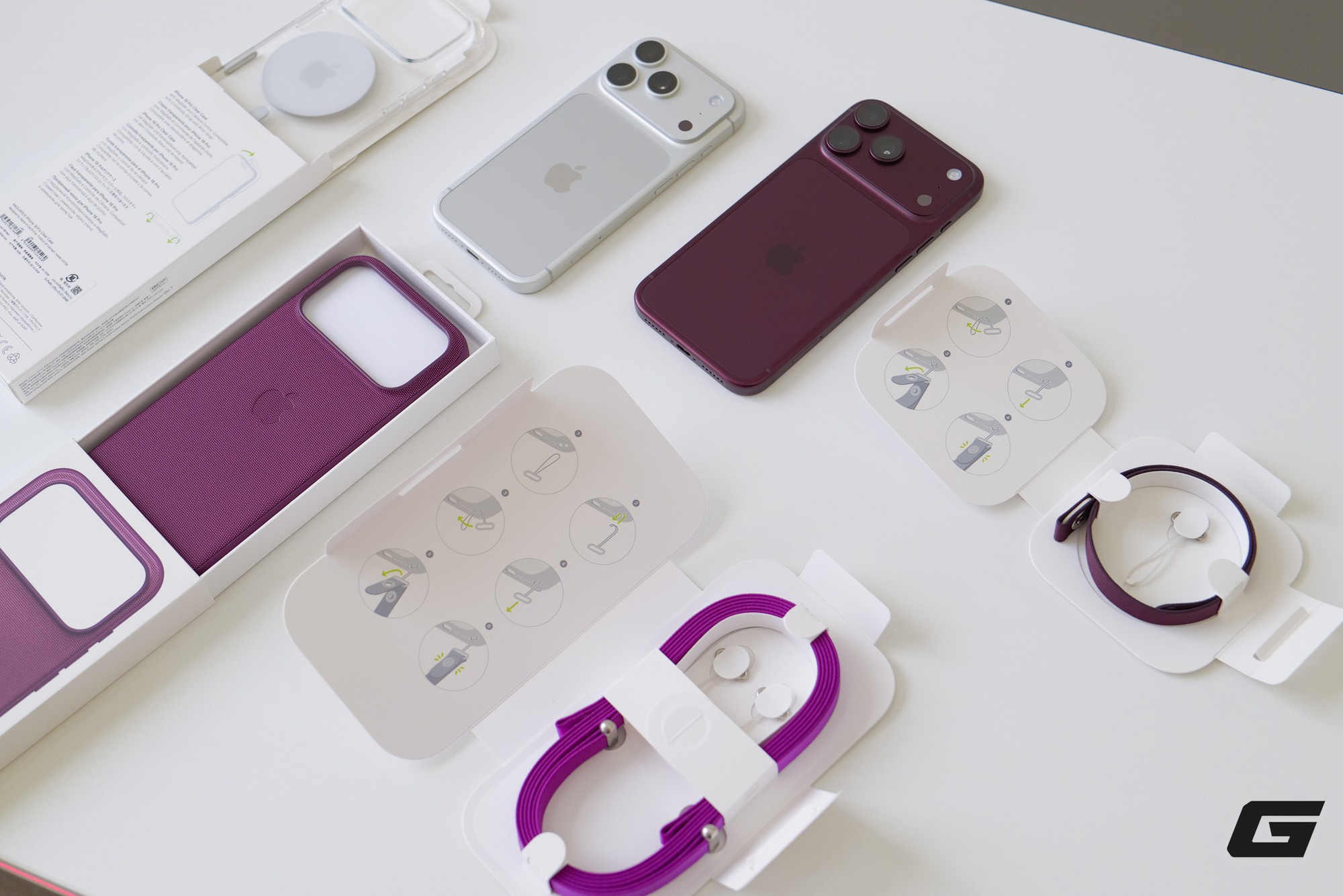Mở hộp phụ kiện ch&iacute;nh h&atilde;ng cho iPhone 18 Pro tại Việt Nam: Ốp trong suốt đổi thiết kế, th&ecirc;m d&acirc;y đeo cổ tay mới - Ảnh 2.