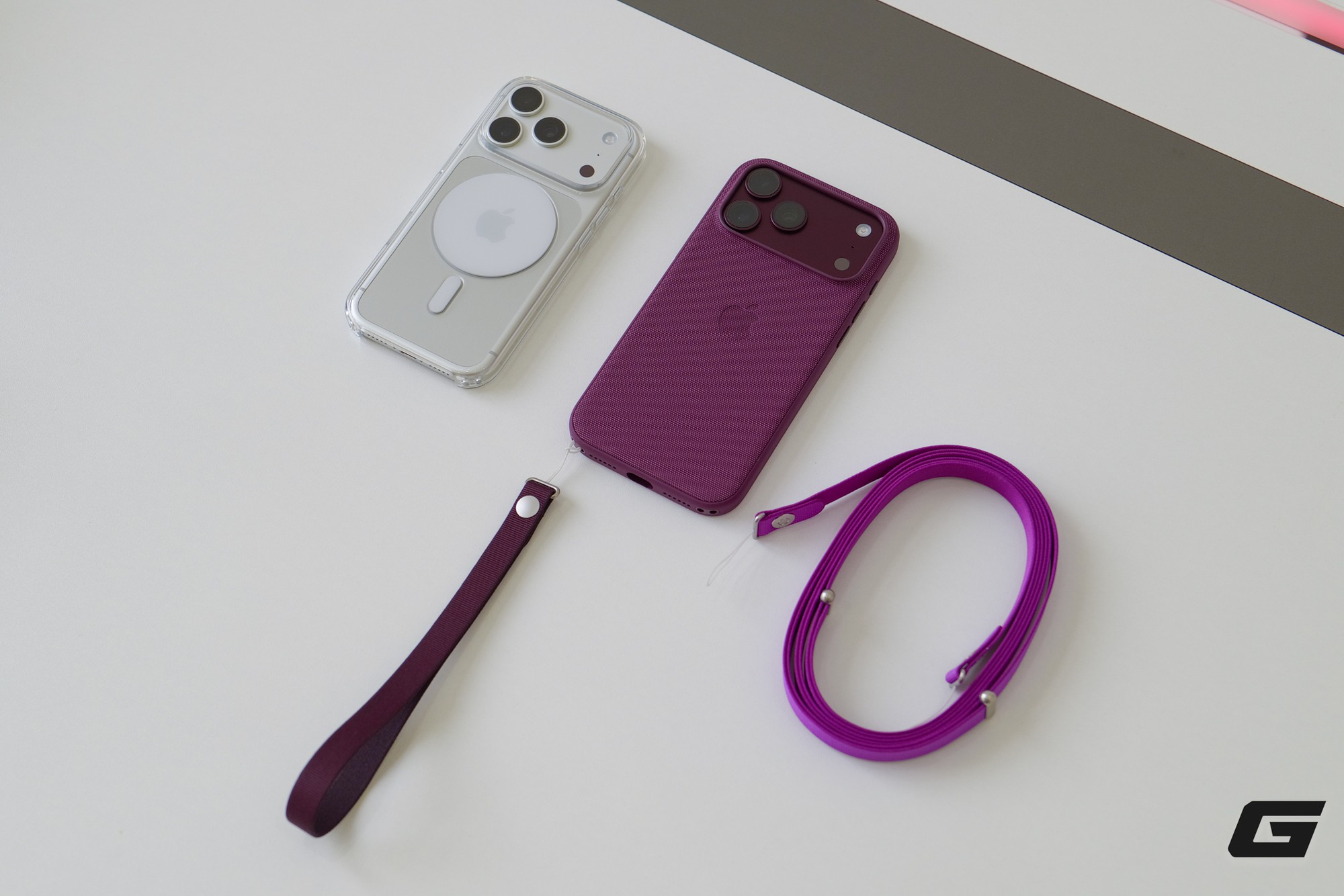 Mở hộp phụ kiện ch&iacute;nh h&atilde;ng cho iPhone 18 Pro tại Việt Nam: Ốp trong suốt đổi thiết kế, th&ecirc;m d&acirc;y đeo cổ tay mới - Ảnh 9.