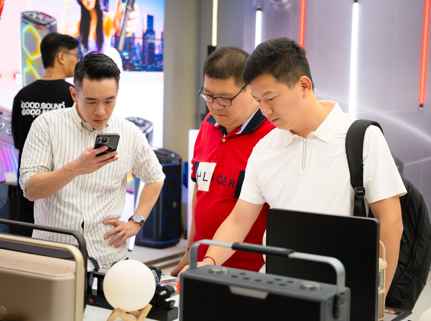Alpha Works mở showroom đầu tiên tại TP.HCM, giới thiệu loạt sản phẩm âm thanh và thiết bị đeo mới cho năm 2026 - Ảnh 2.