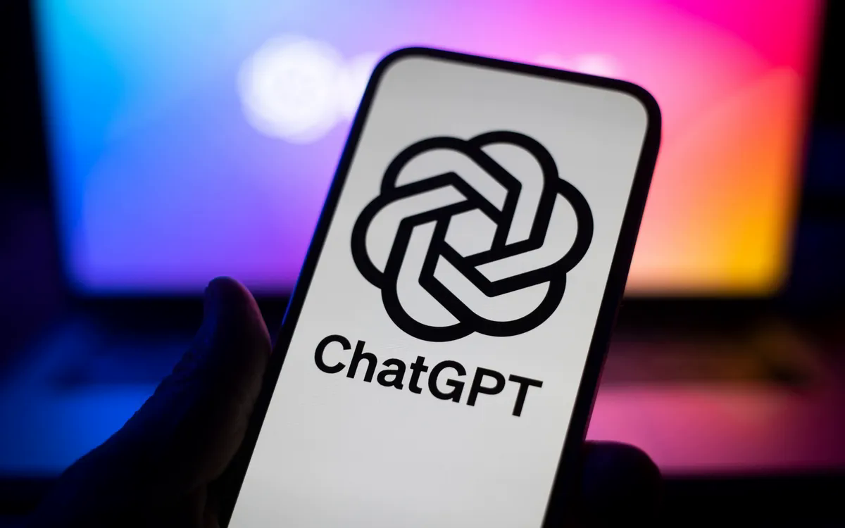 ChatGPT trở th&agrave;nh chatbot AI đầu ti&ecirc;n chịu sự gi&aacute;m s&aacute;t chặt chẽ hơn của EU - Ảnh 1.