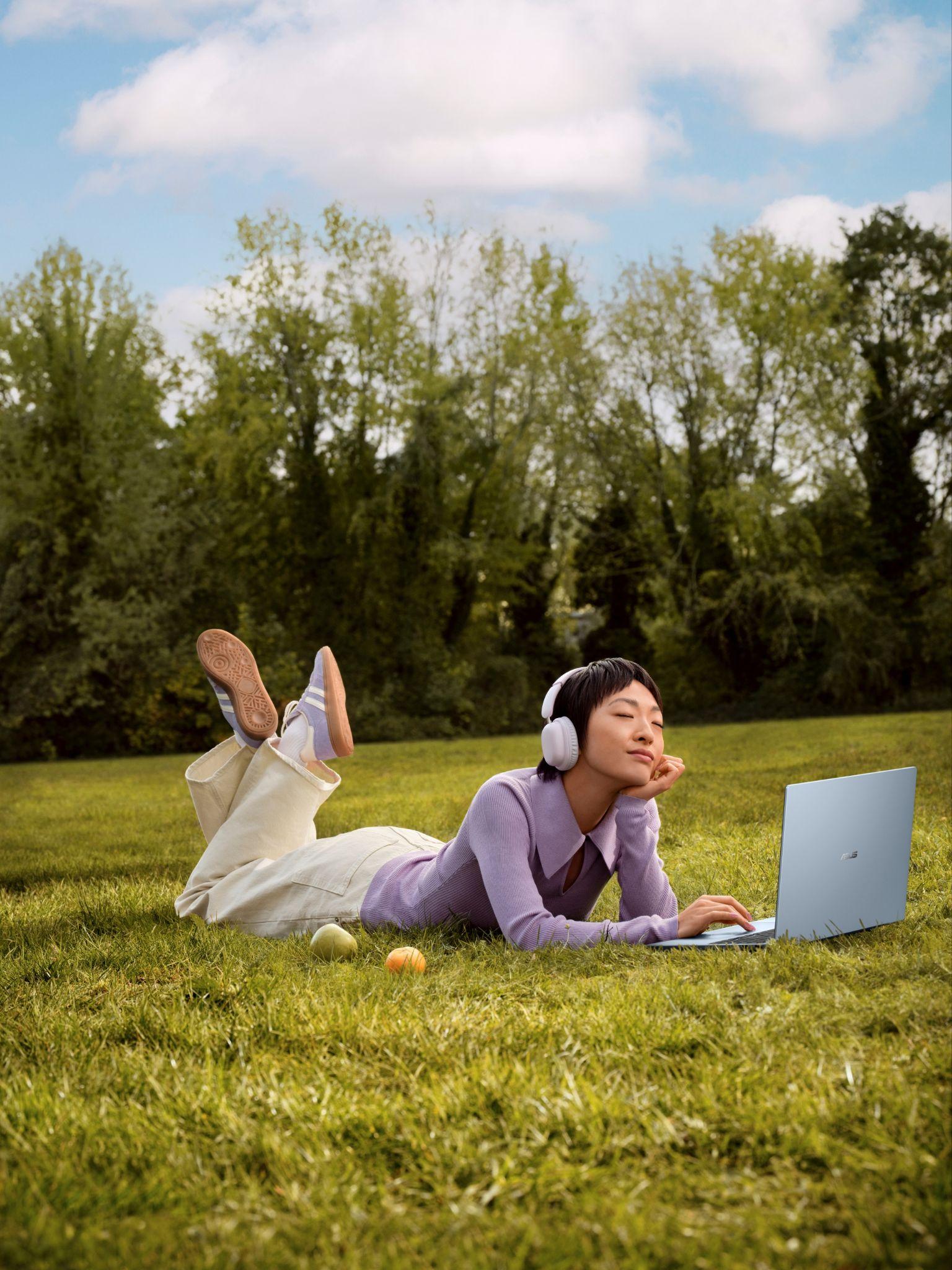 Laptop ngày càng mạnh, nhưng người trẻ lại cần mang theo ít hơn - Ảnh 3. Laptop ngày càng mạnh, nhưng người trẻ lại cần mang theo ít hơn - Ảnh 3.