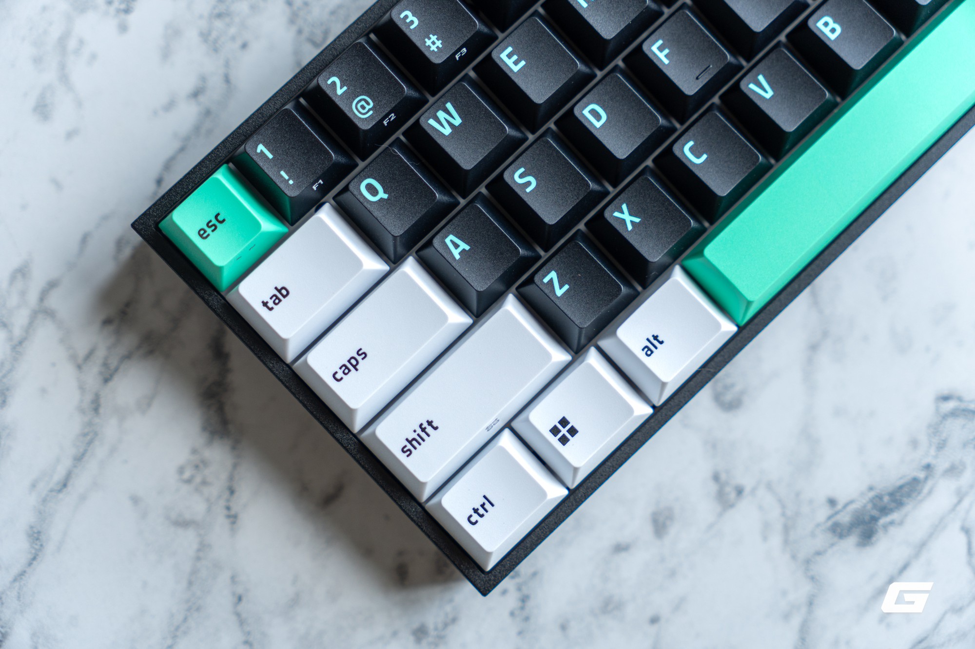 Trên tay Razer Reclusa X Mini 65%: Bàn phím cơ rẻ nhất lịch sử Razer, hỗ trợ hot-swap và nhiều tính năng gaming “xịn sò” - Ảnh 10.