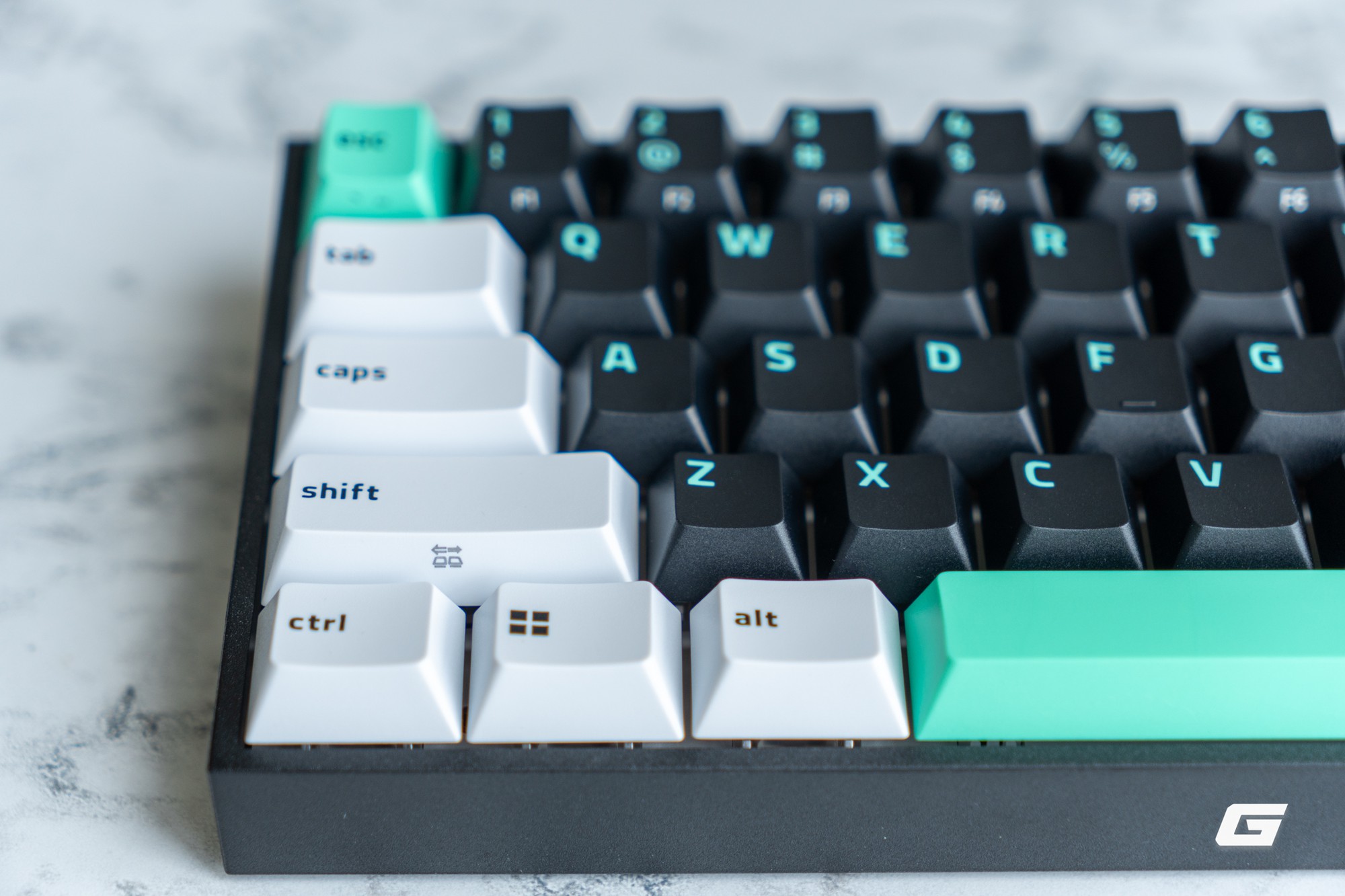 Trên tay Razer Reclusa X Mini 65%: Bàn phím cơ rẻ nhất lịch sử Razer, hỗ trợ hot-swap và nhiều tính năng gaming “xịn sò” - Ảnh 8.