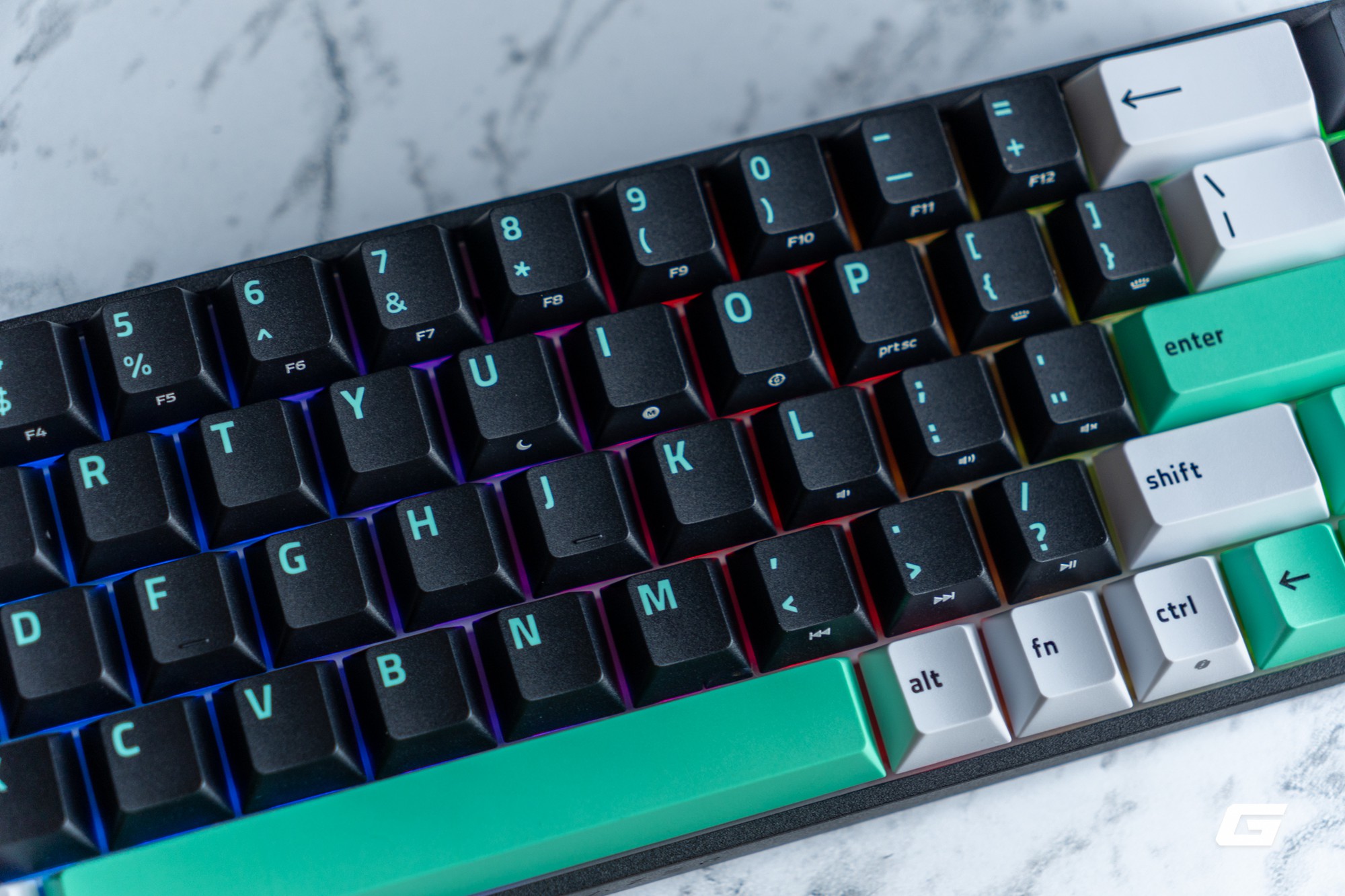 Trên tay Razer Reclusa X Mini 65%: Bàn phím cơ rẻ nhất lịch sử Razer, hỗ trợ hot-swap và nhiều tính năng gaming “xịn sò” - Ảnh 16.