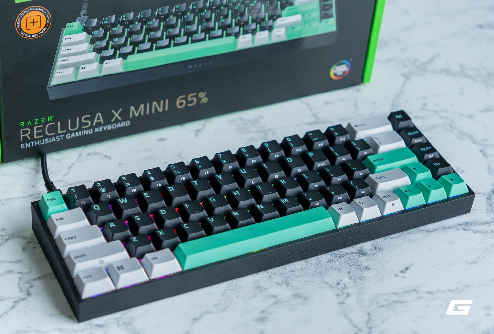 Trên tay Razer Reclusa X Mini 65%: Bàn phím cơ rẻ nhất lịch sử Razer, hỗ trợ hot-swap và nhiều tính năng gaming “xịn sò” - Ảnh 1.