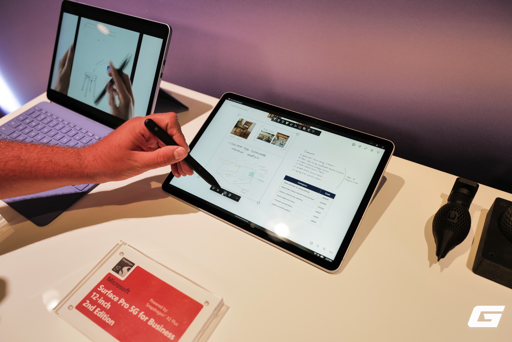 Dạo gian h&agrave;ng Microsoft tại Snapdragon Summit 2026: Giữa d&agrave;n Surface mới, đ&acirc;y mới l&agrave; t&iacute;nh năng t&ocirc;i thấy hấp dẫn nhất - Ảnh 4.