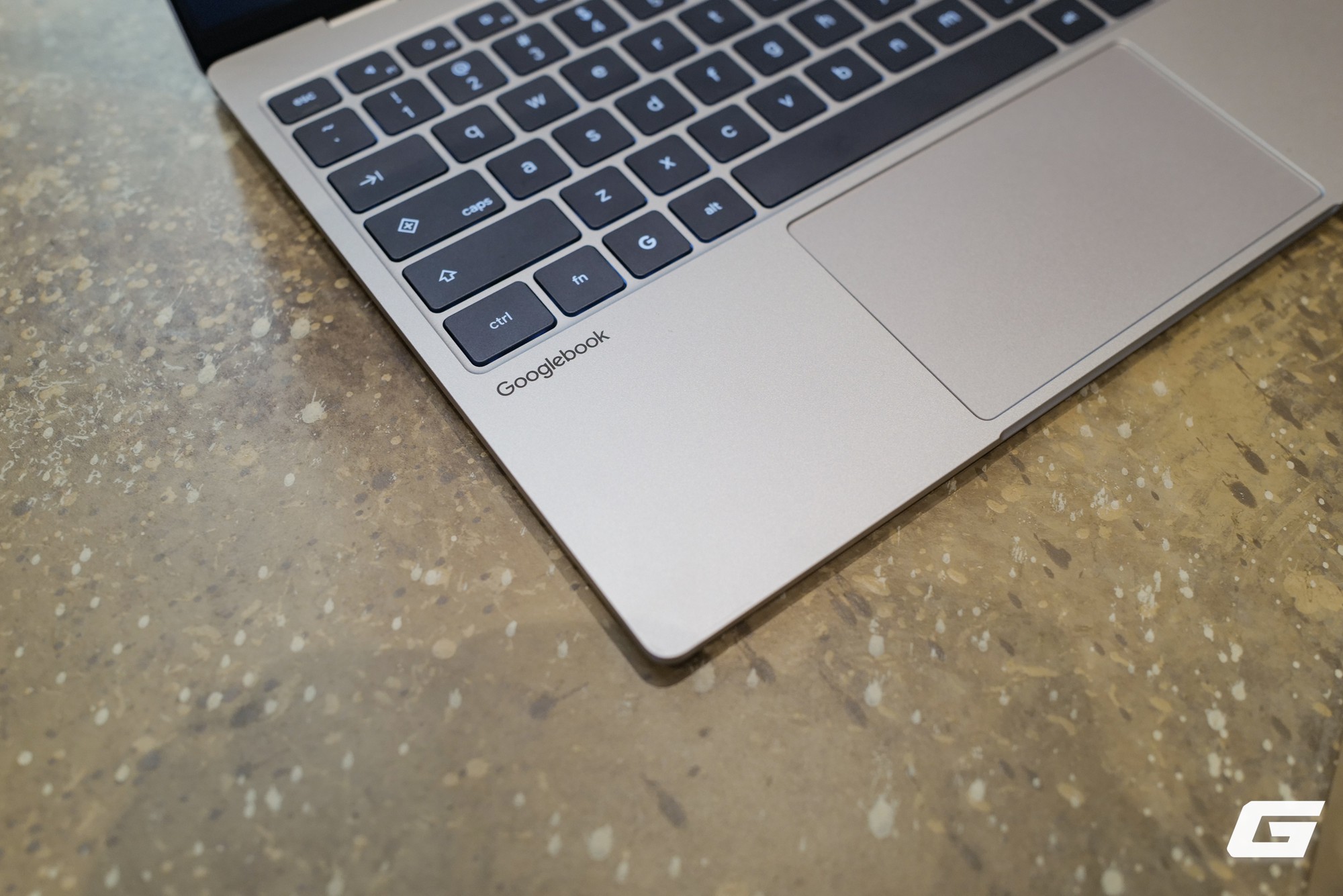 Cận cảnh laptop Dell XPS Googlebook mới: Dùng chip Snapdragon X Elite của Qualcomm, giá từ 999 USD- Ảnh 2. Cận cảnh laptop Dell XPS Googlebook mới: Dùng chip Snapdragon X Elite của Qualcomm, giá từ 999 USD- Ảnh 2.