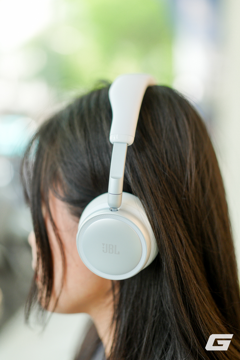 Gallery - Dùng thử JBL Live 680NC: Bass mạnh, chống ồn tốt, pin 80 giờ, ngoại hình rất hợp gu giới trẻ - image 12